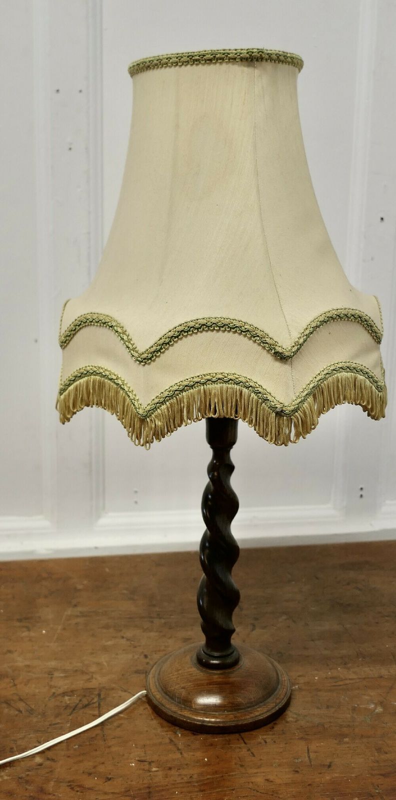 Lovely Oak Turned Barley Twist Table Lamp photo Lighting
