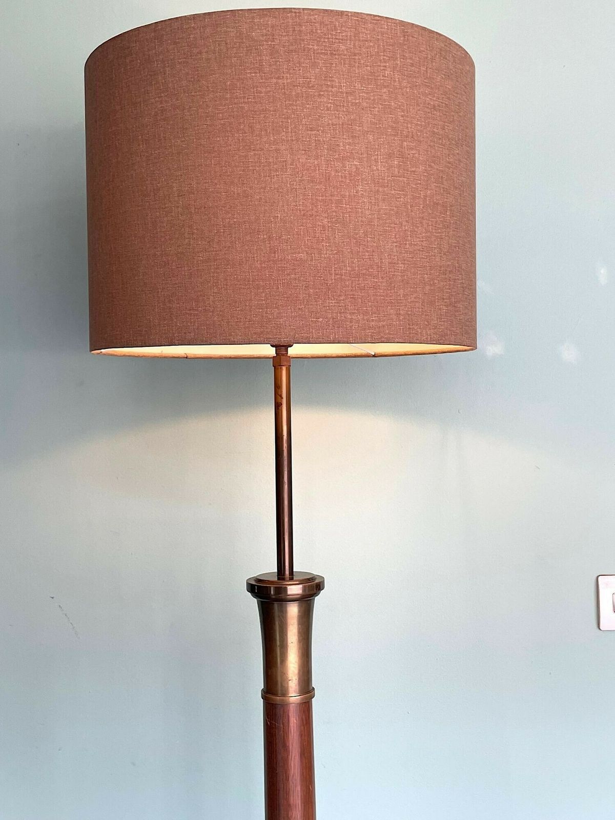A Large 1950s Spanish Wooden And Brass Floor Lamp With Bespoke Natural Linen Drum Shade photo vintage
