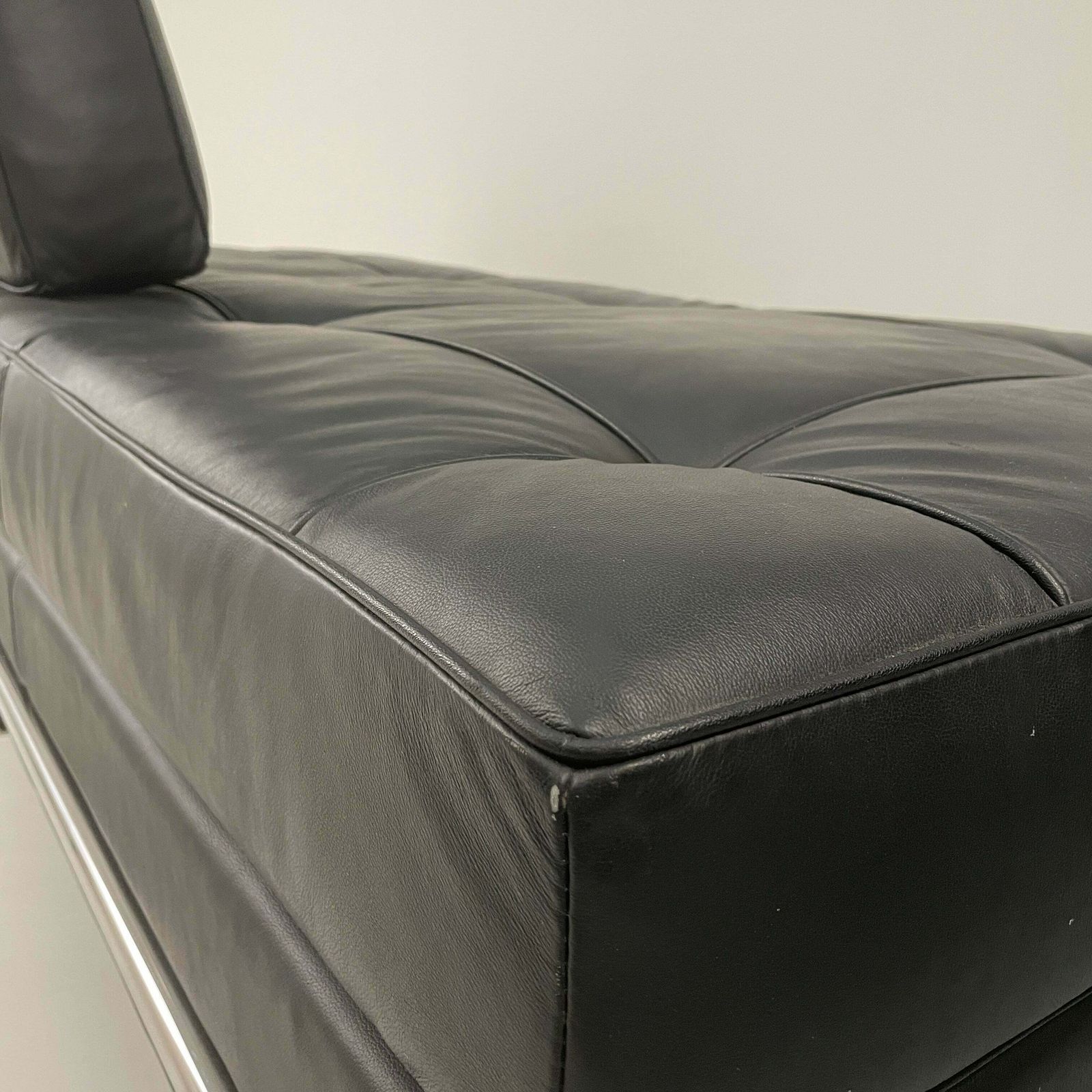 Vintage Style Black Eileen Gray Day Bed/Sofa photo Furniture