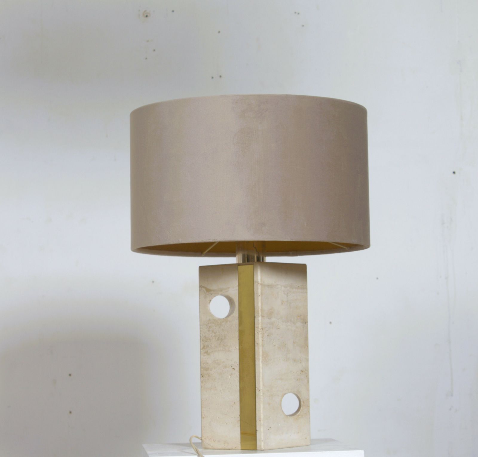 Mid Century Italian Table Lamp In Travertine Attributed To Fratelli Mannelli, 1970s photo vintage
