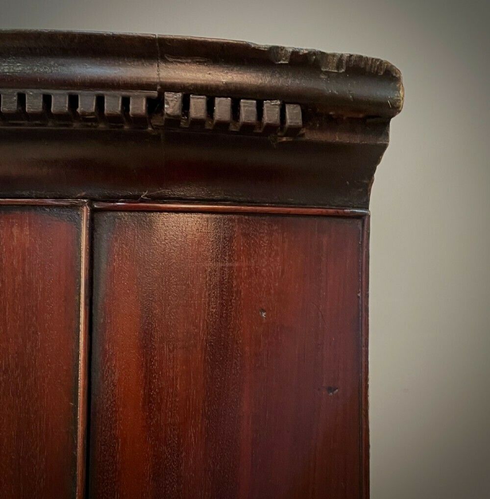 Attractive Antique Georgian Mahogany Bow Front Hanging Corner Cabinet photo for sale