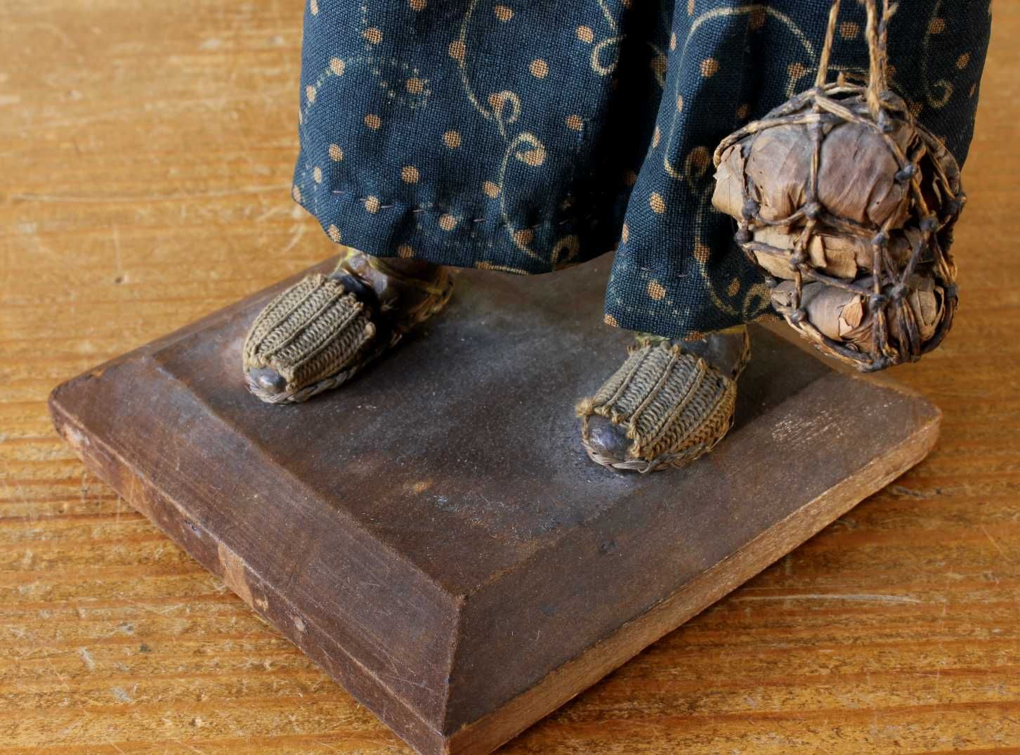 photo vinterior Three Wax Pedlar Figure Dolls. Bogota Colombia. Handmade. 19th Century.