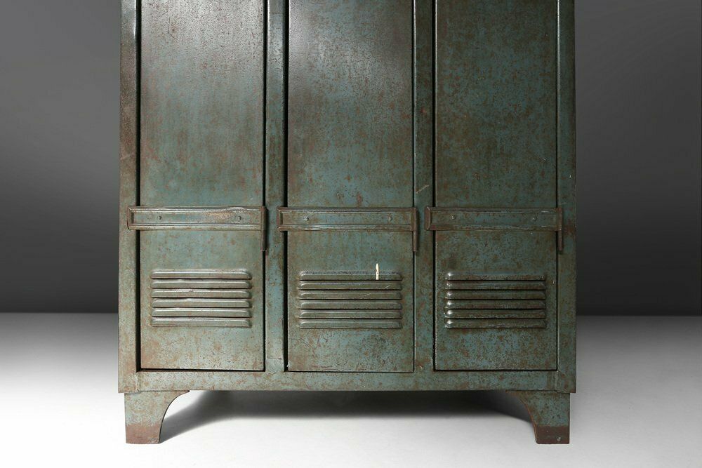 Antique Industrial Storage Locker, 1910 photo vinterior