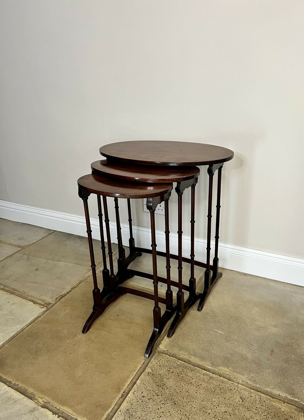 Edwardian Quality Mahogany Inlaid Nest Of Three Tables