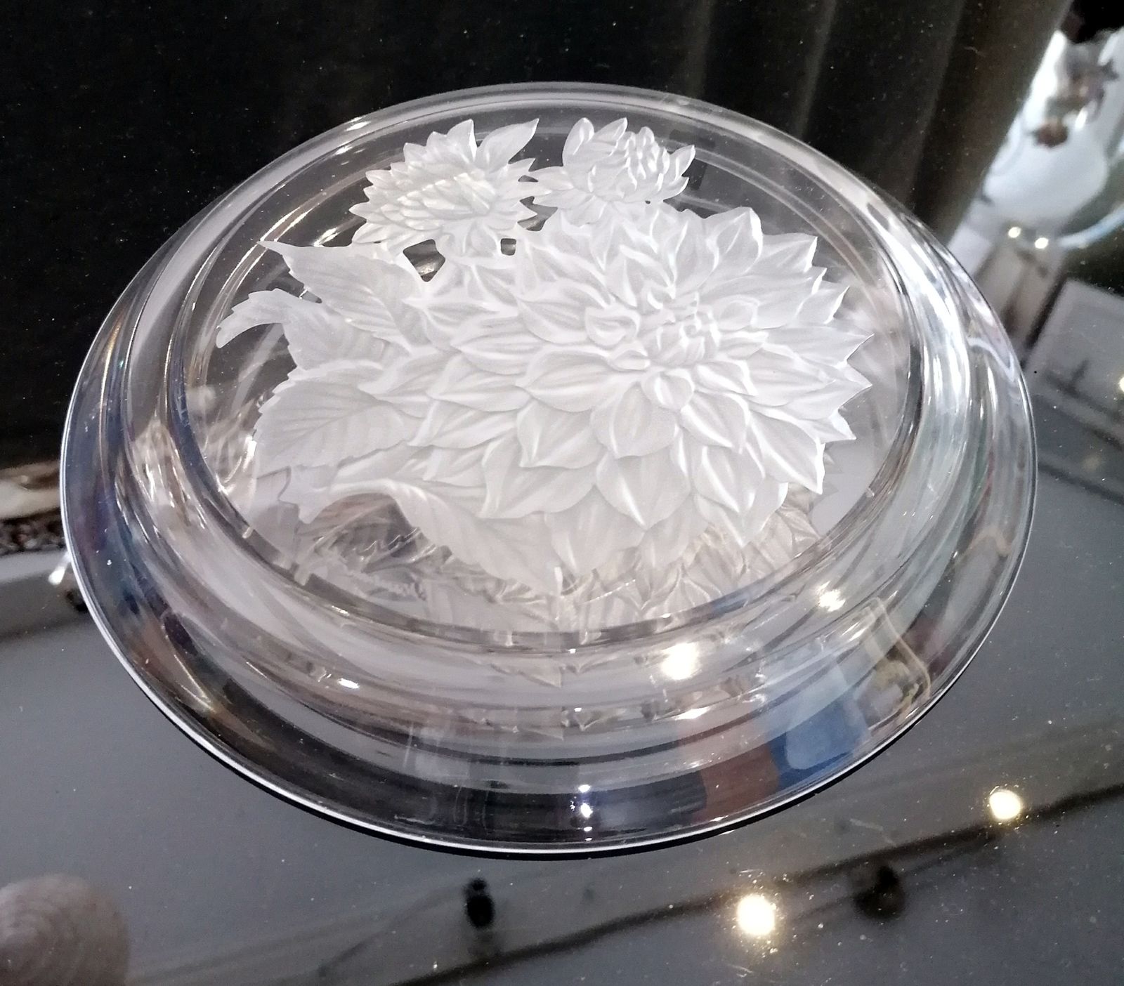 Crystal Hoya Made In Japan Decorative Signed Plate. Ref 5047 photo for sale