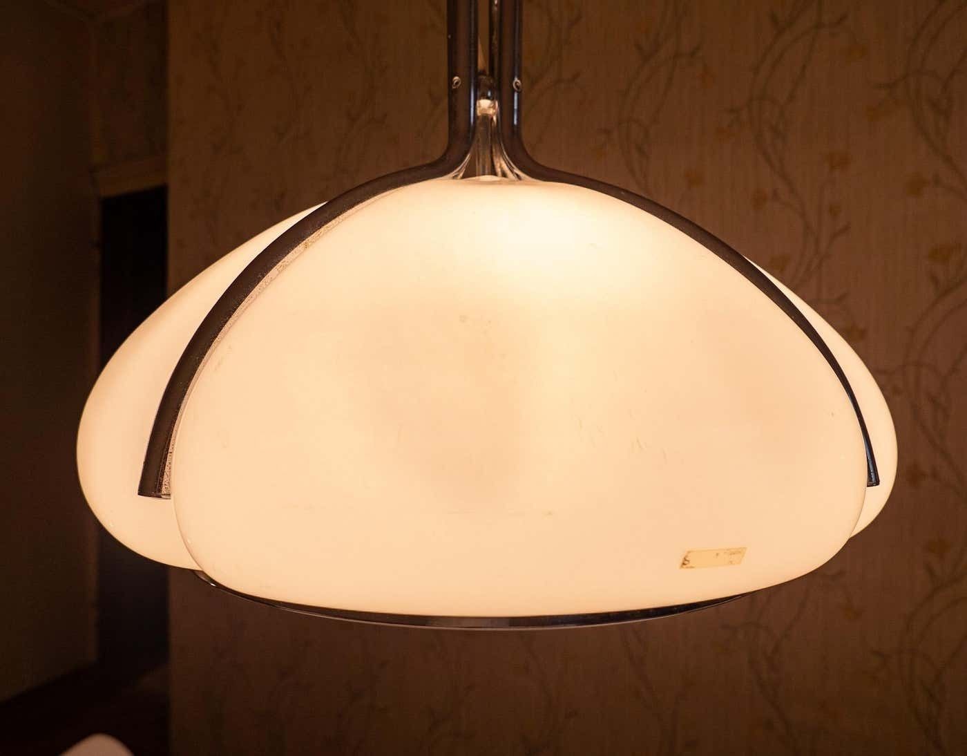 photo vintage Mid Century Modern White Pendant Quadrifoglio By Gae Aulenti, Italy, 1970s