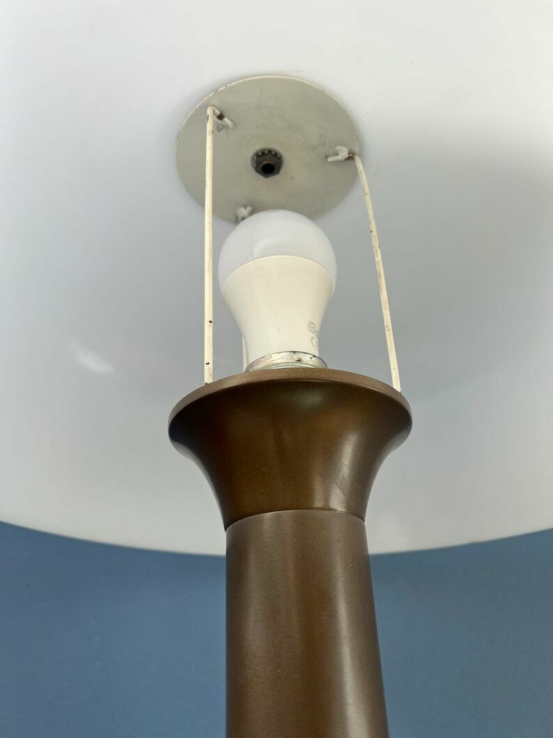 photo furniture Brown And White Space Age Mid Century Mushroom Table Lamp