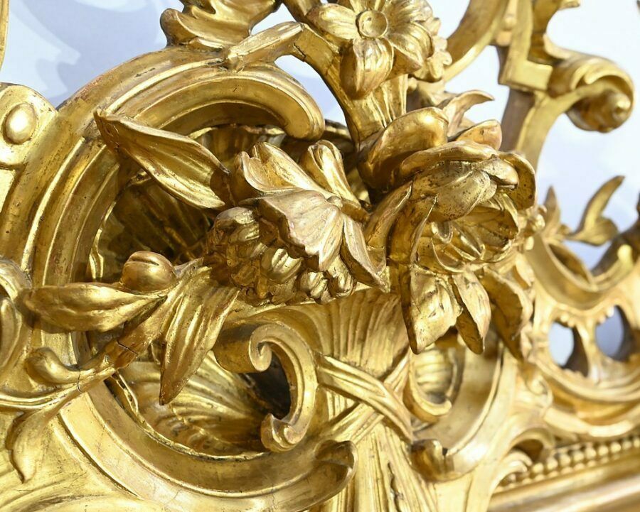 photo for sale Important Louis XV Mirror In Gilded Wood – Early 19th Century