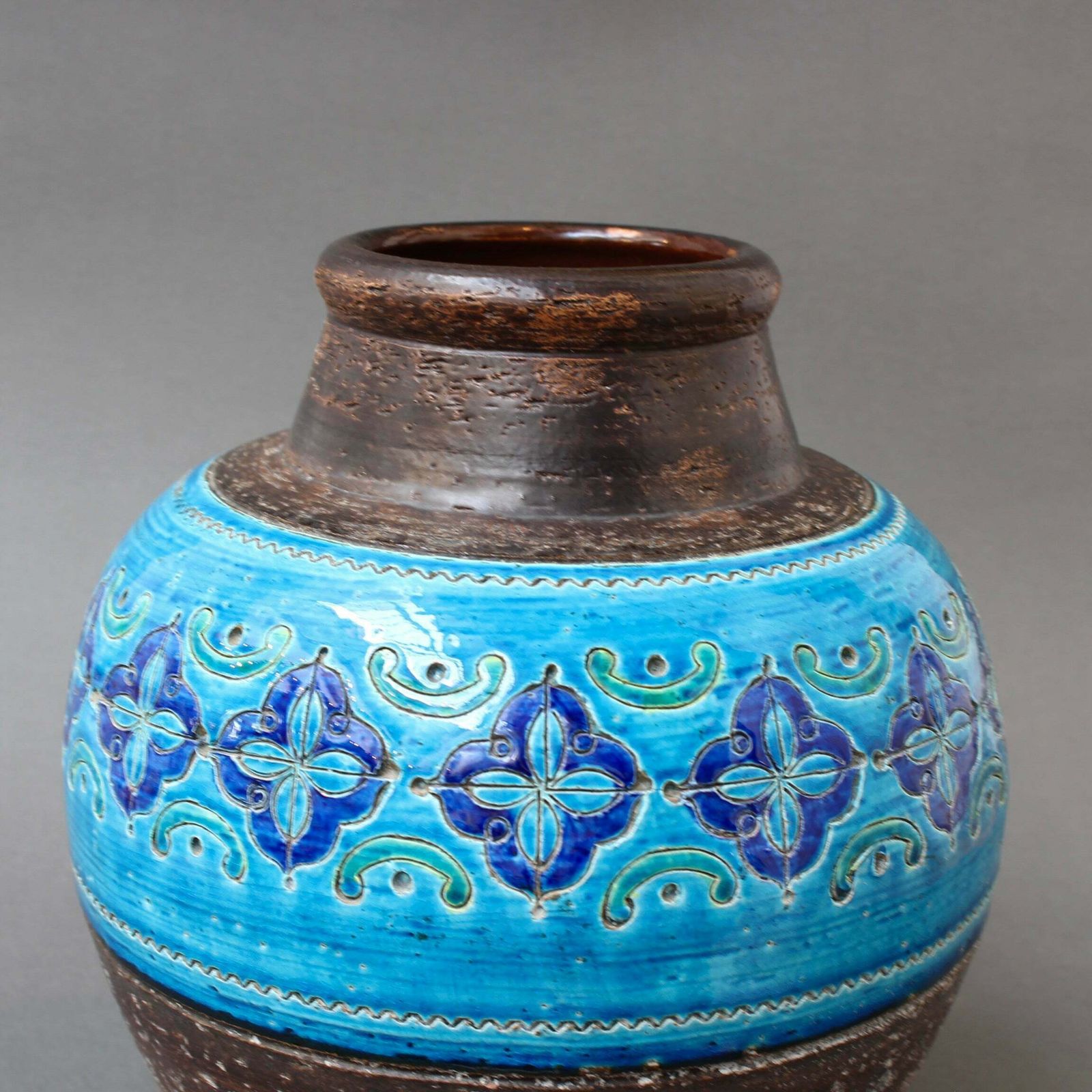 photo for sale Mid Century Italian Ceramic Vase By Aldo Londi For Bitossi   'Arabesque' (Circa 1960s)