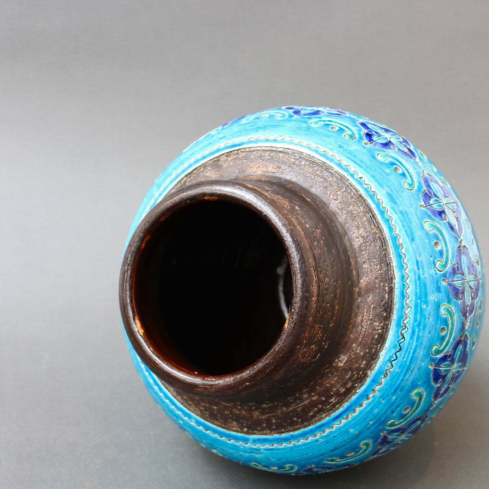 photo buy Mid Century Italian Ceramic Vase By Aldo Londi For Bitossi   'Arabesque' (Circa 1960s)