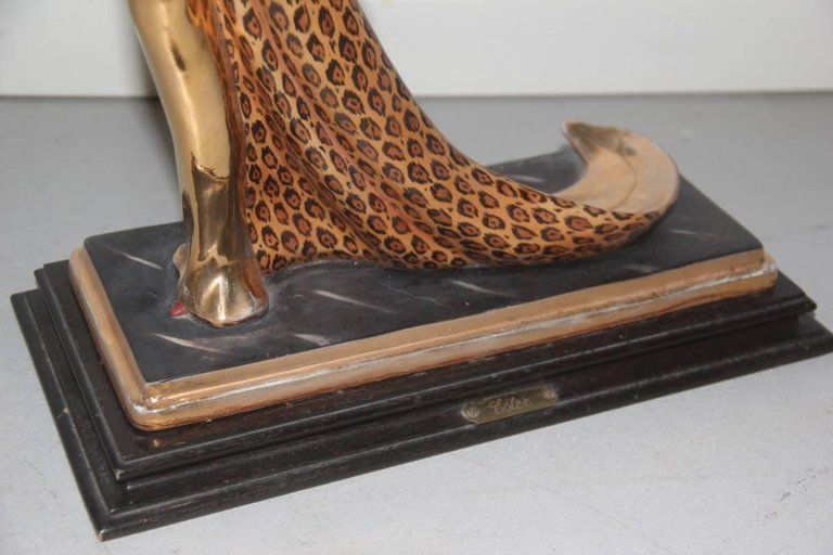 Capodimonte Sculpture Woman Vamp 1970s Italian Design Gold photo 1636.0