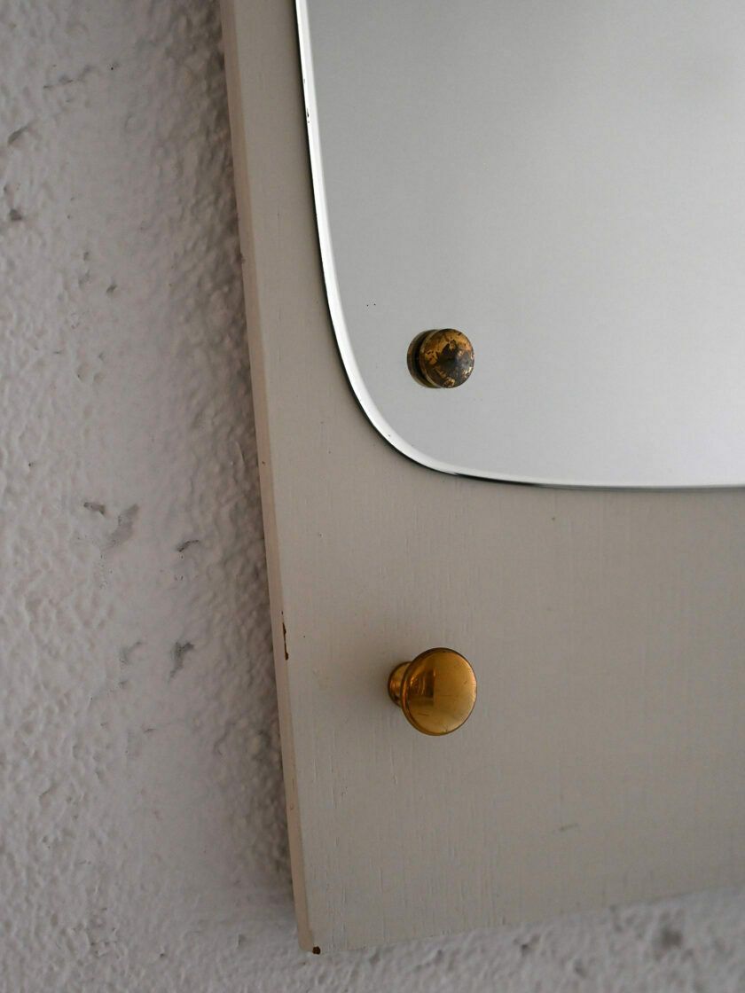 Deco Mirror With White Painted Wooden Frame And Golden Details photo 315.0