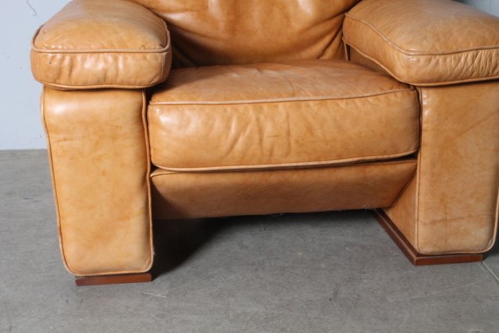Designer Armchair   Modern 60s Leather. Vintage In Excellent Condition. photo 629.0