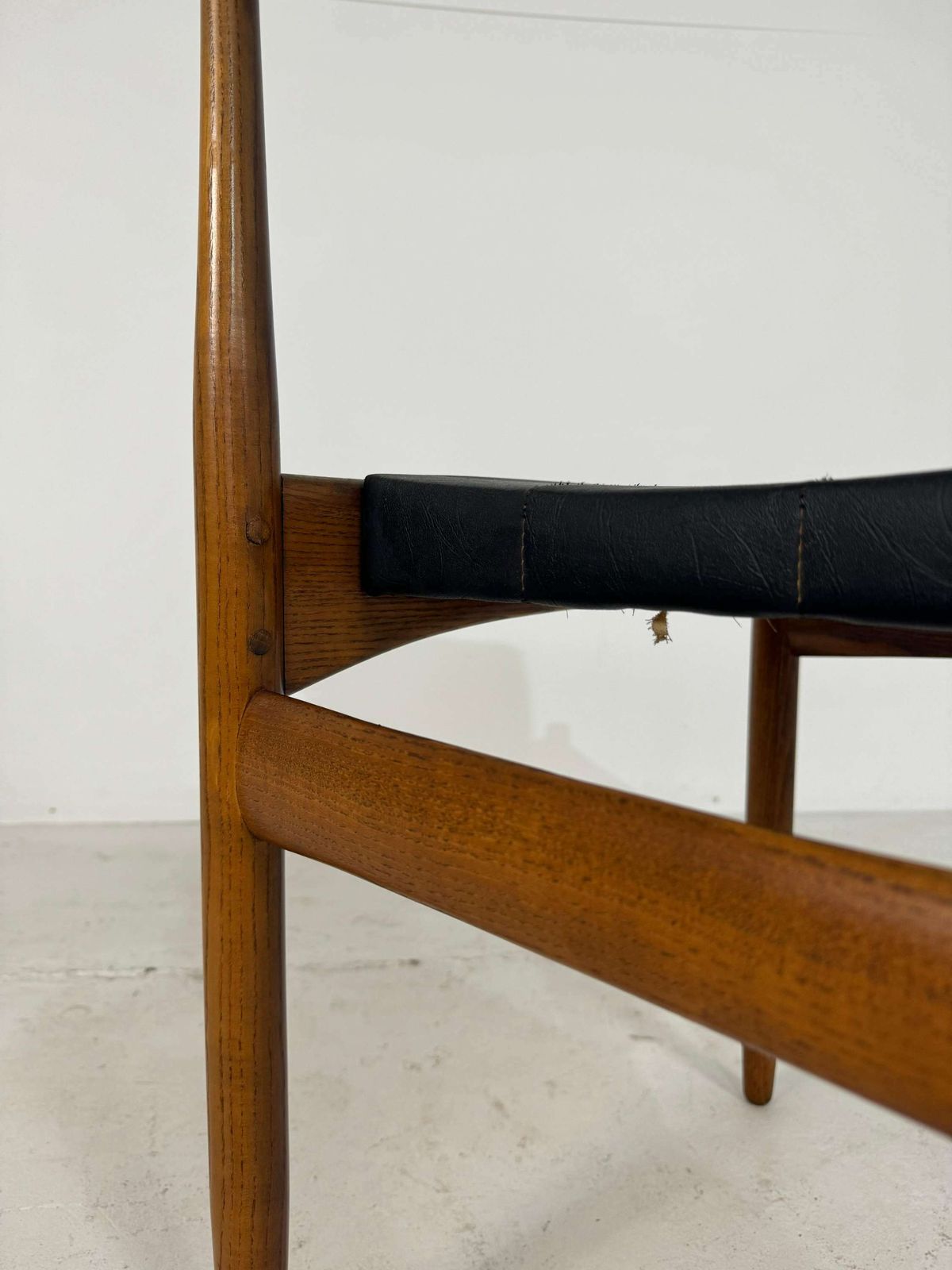photo furniture Set Of 6 Vintage Teak Diningchairs With Black Skai Fabric