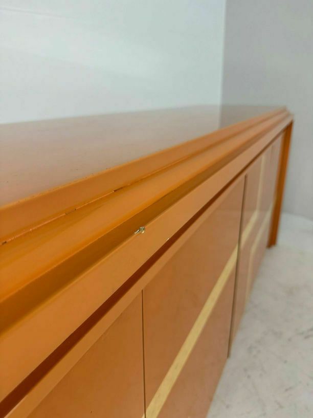 Meubels Italiaans Dressoir Met Oranje Lak En Inlegwerk, Jaren 1970 photo