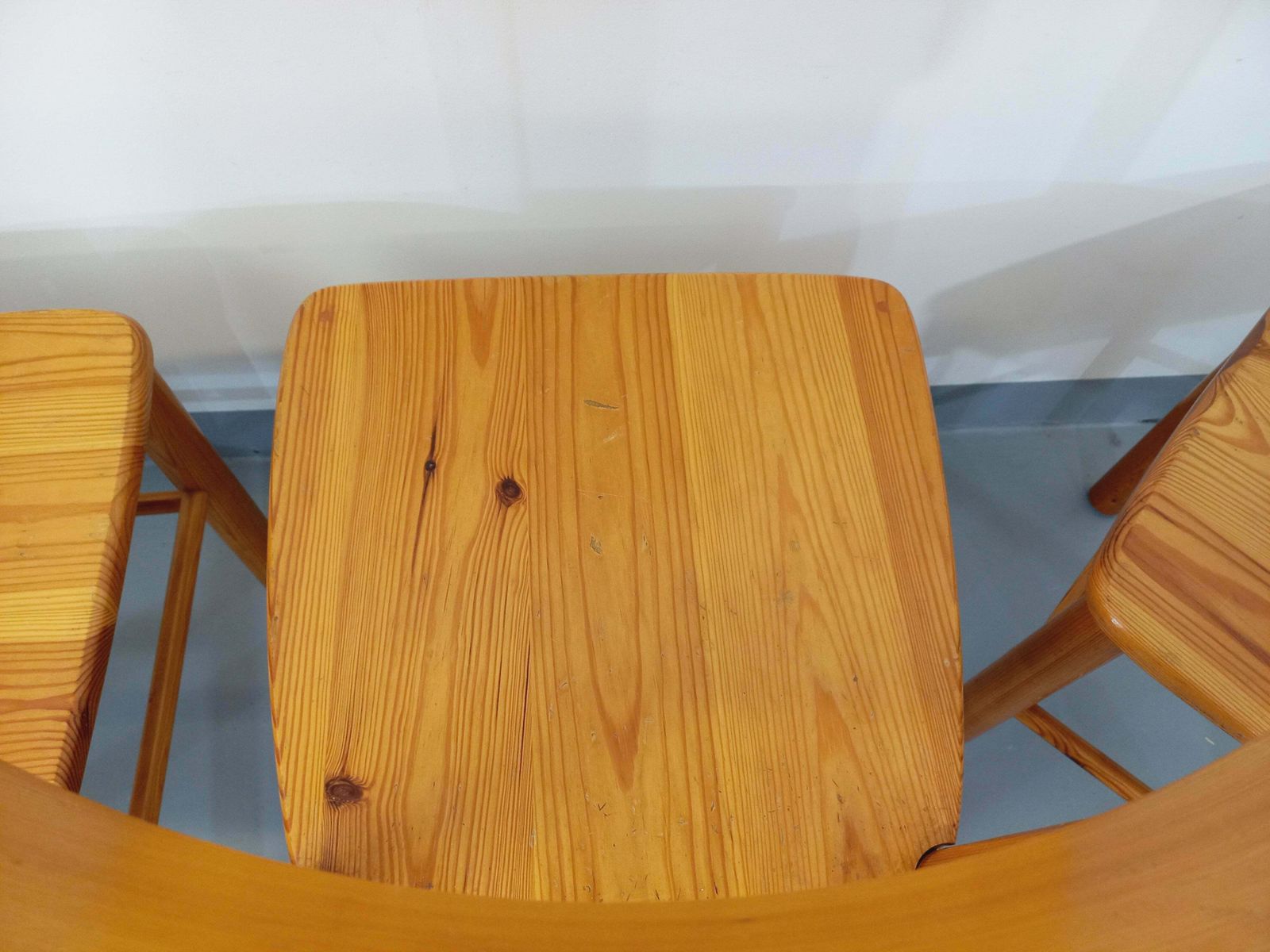 1572.0 Round Table And 4 Pine Chairs, 1960s photo