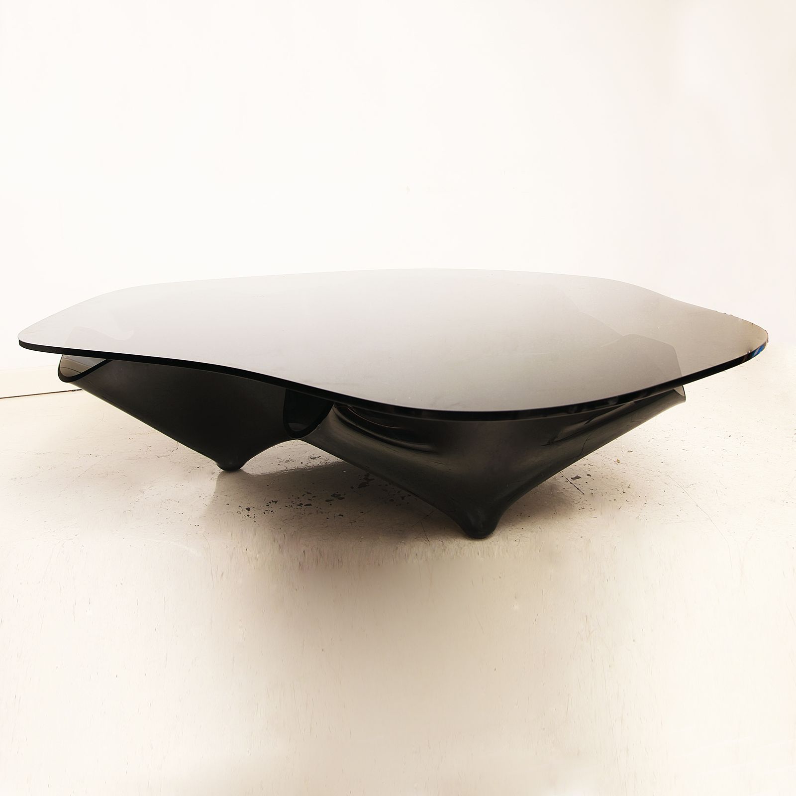 photo furniture Postmodern Xxl Laurel Fyfe Sculptural Coffee Table Black Glass 1990s