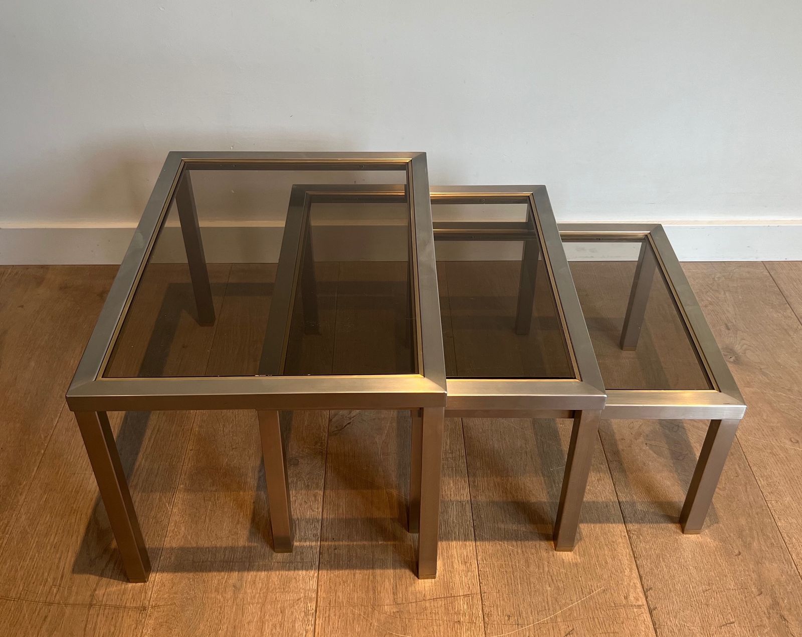 Suite Of 3 Nesting Tables In Brushed Steel And Brass Attributed To Guy Lefèvre
