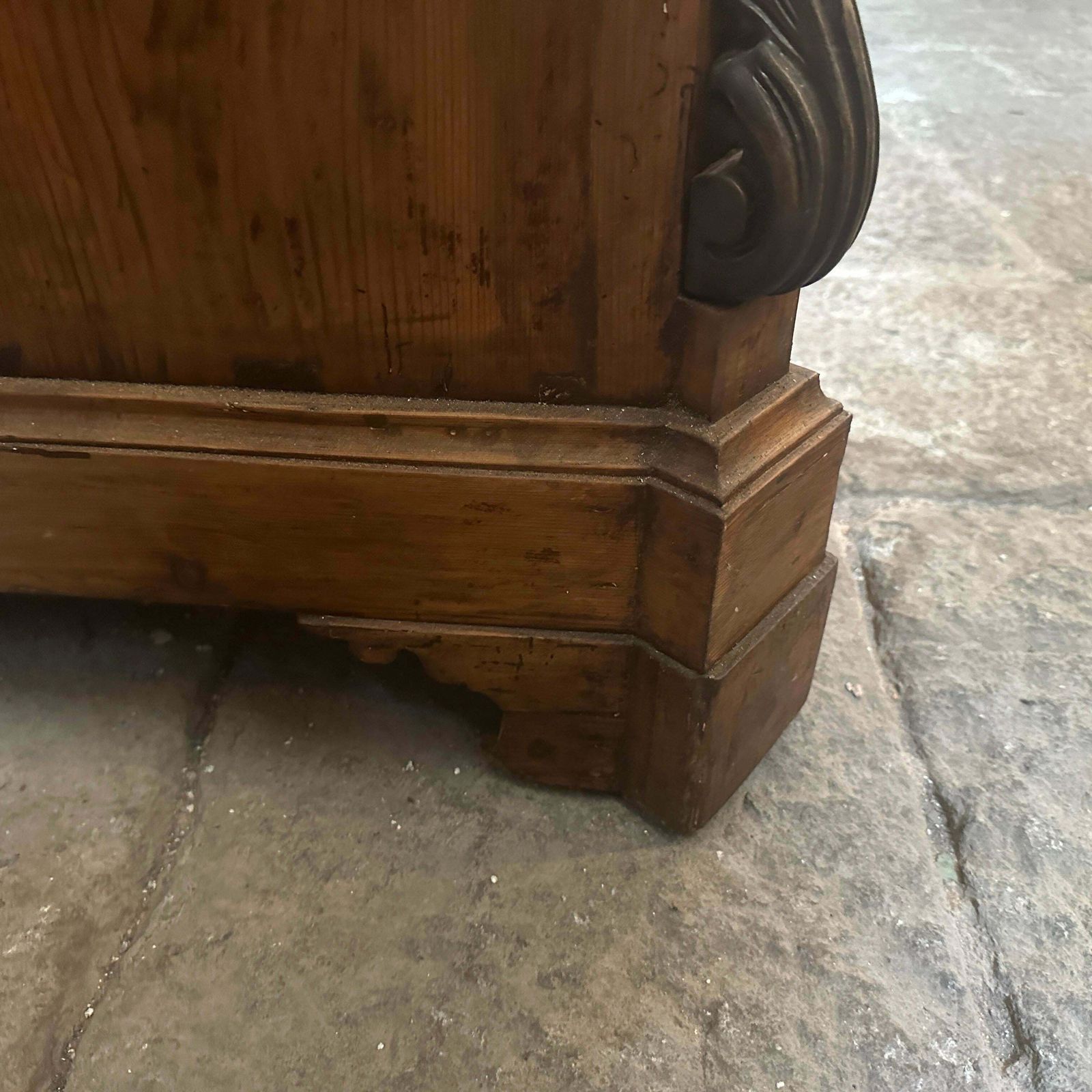 1870s Louis Philippe Hand Carved Fir Wood Sicilian Credenza photo vinterior