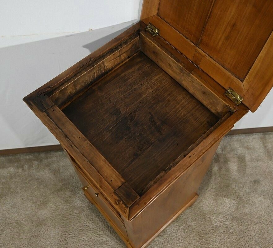 photo vintage Small Living Room Furniture, Restoration Period – Early 19th Century