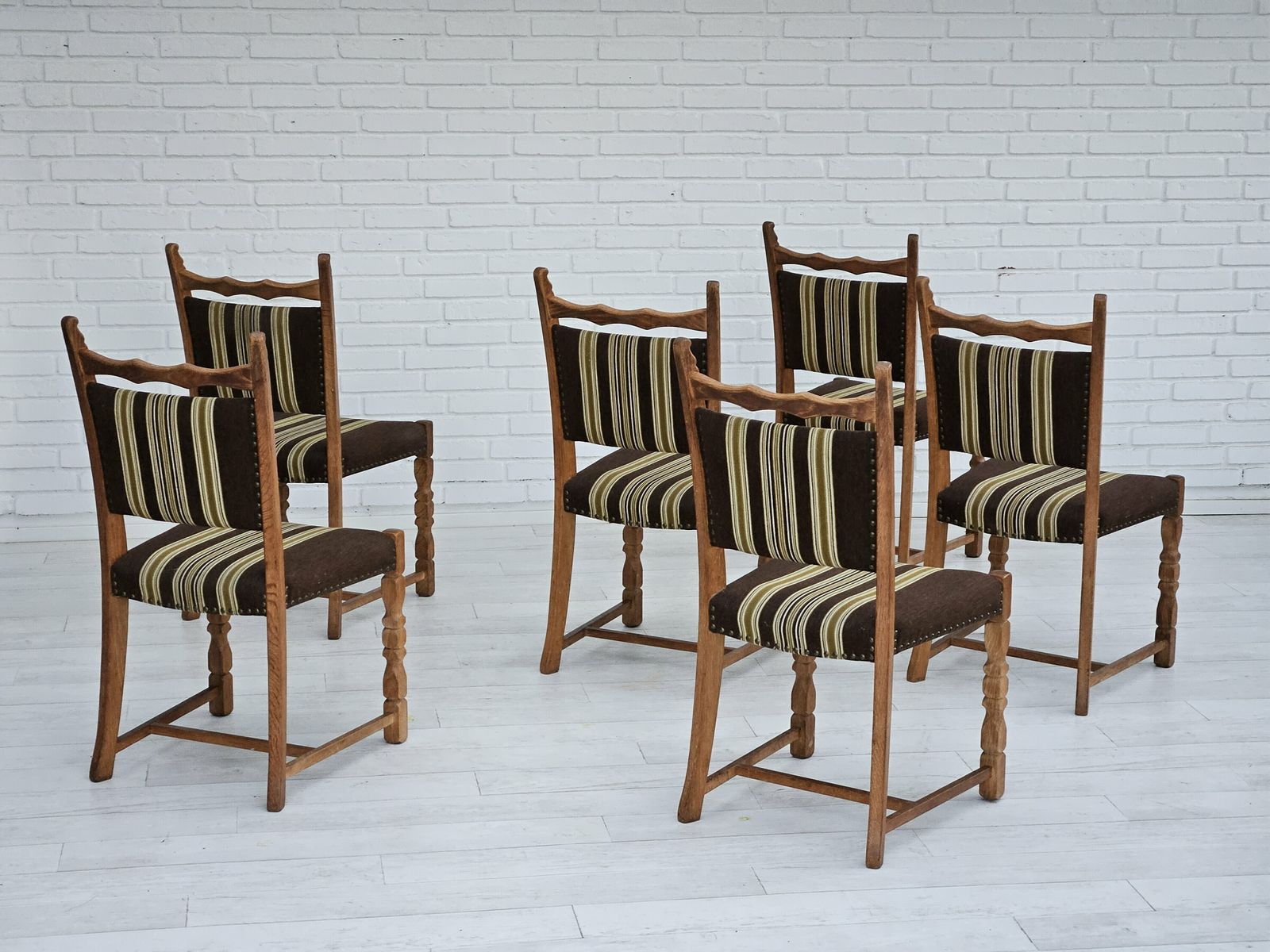 Ca. Jaren 1970 – Set Van 6 Deense Eetkamerstoelen, Goede Staat, Eikenhout. photo furniture