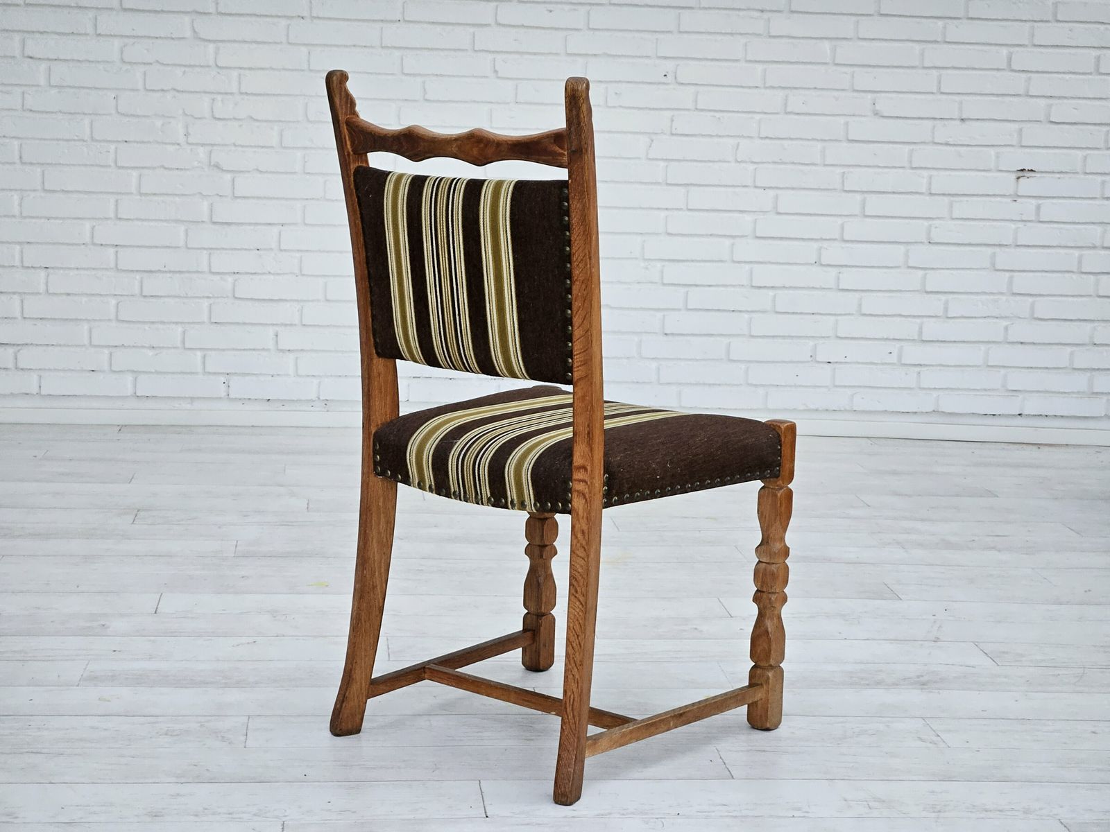 photo buy Ca. Jaren 1970 – Set Van 6 Deense Eetkamerstoelen, Goede Staat, Eikenhout.