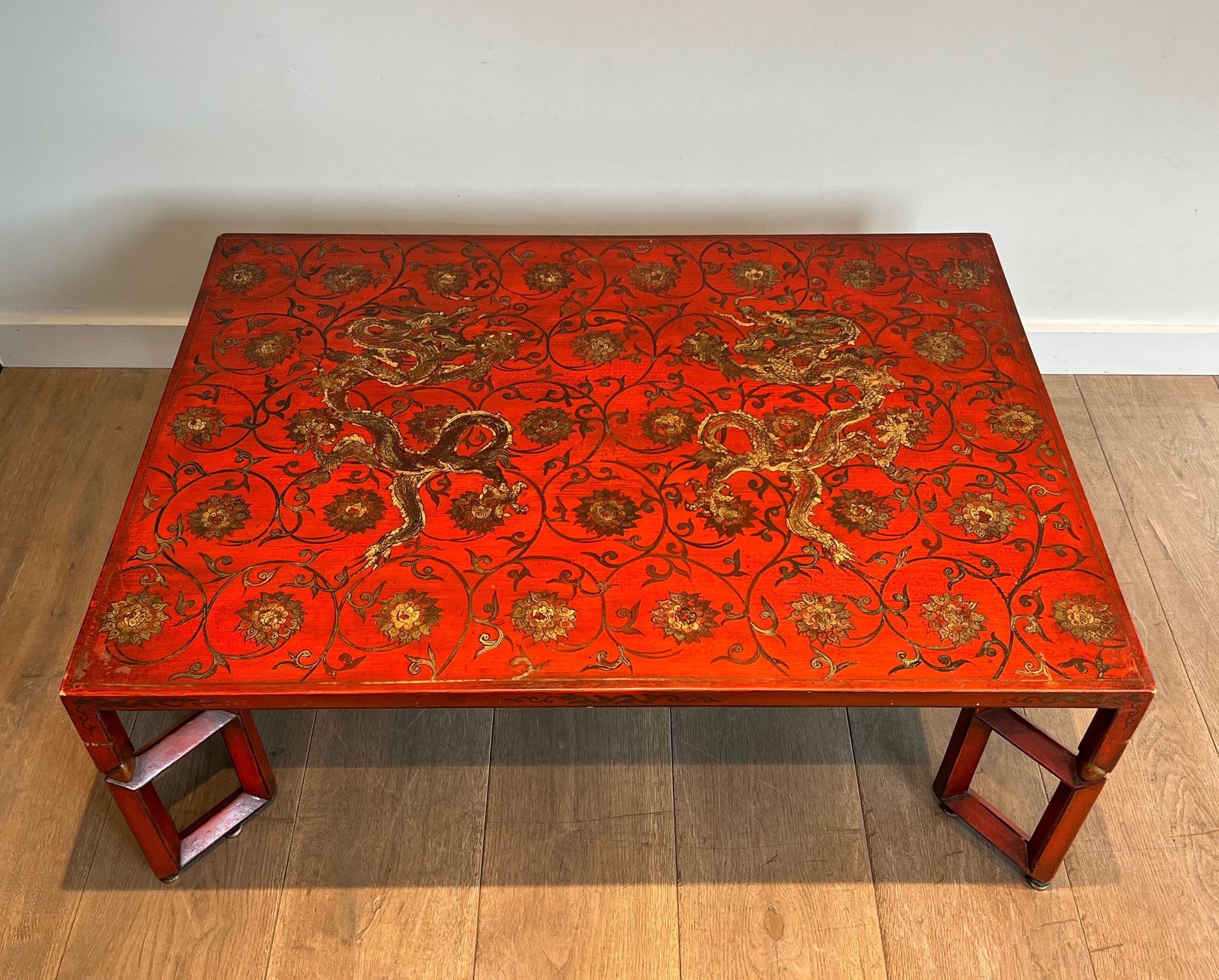Large Red Lacquered Lacquered Table With Gold Chinese Decor