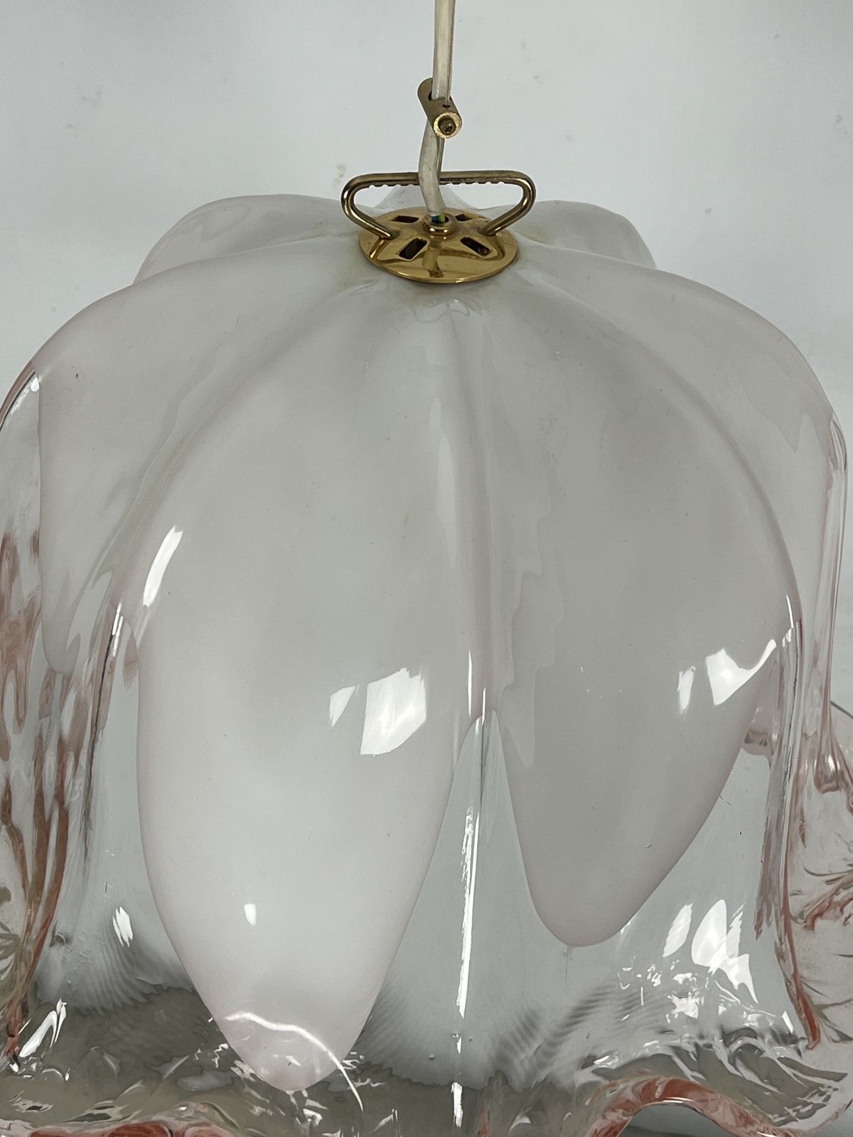 La Murrina Chandelier In Pink And White Murano Glass. Italy 1970s photo vinterior