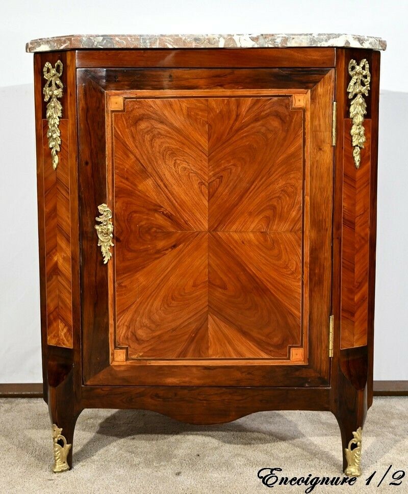 Furniture Pair Of Corner Cabinets In Precious Wood, Louis XV/Louis XVI Transition Period – 2nd Part 18th Century photo