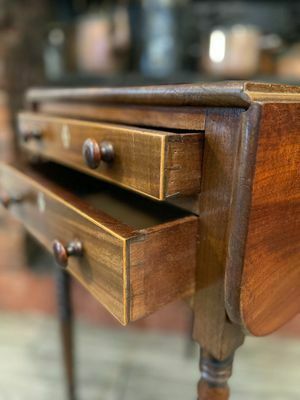 photo vinterior Georgian Mahogany Baby Pembroke Table Circa 1800