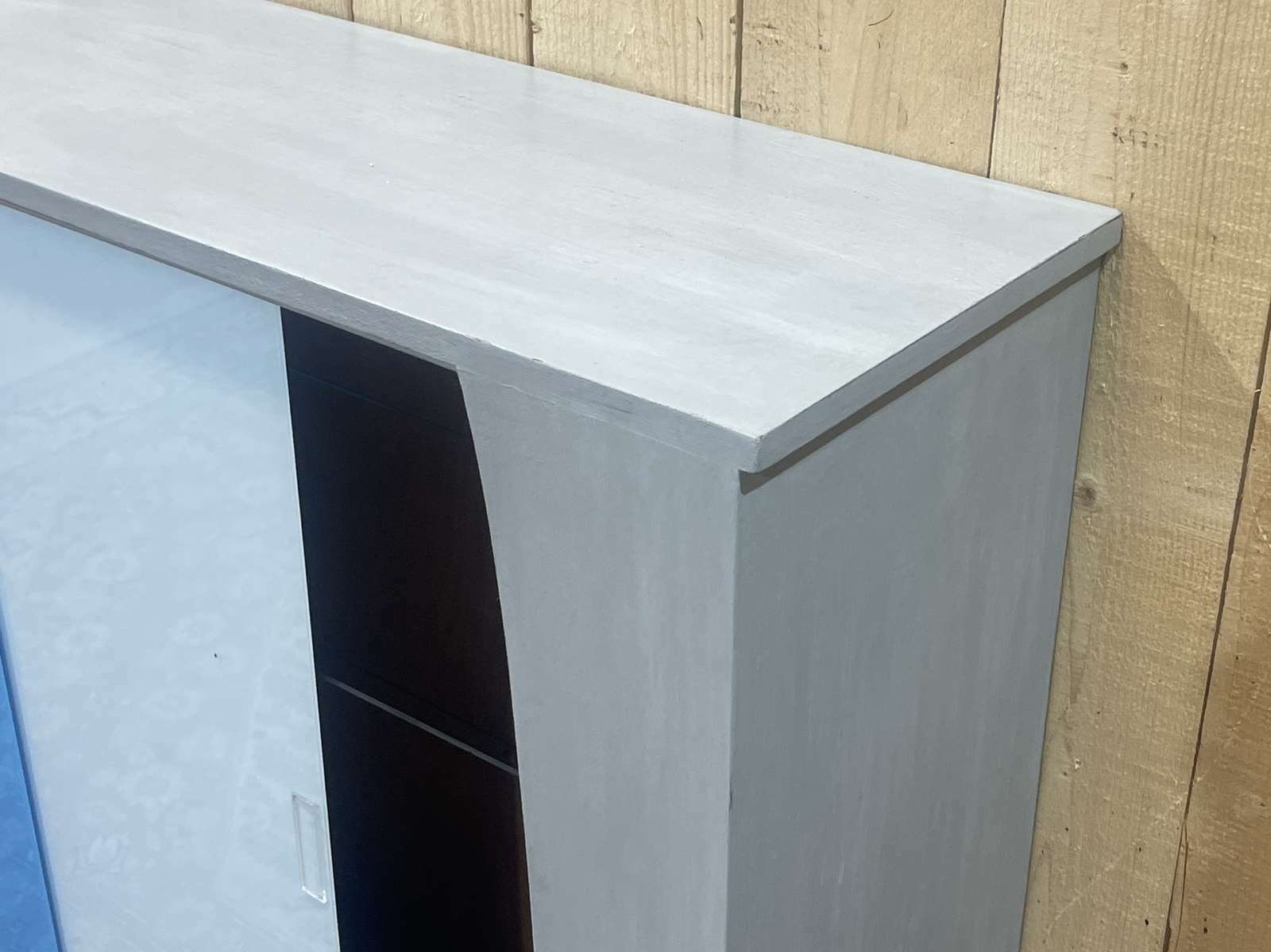 Painted Wooden Cabinet With Sliding Doors photo 580.0