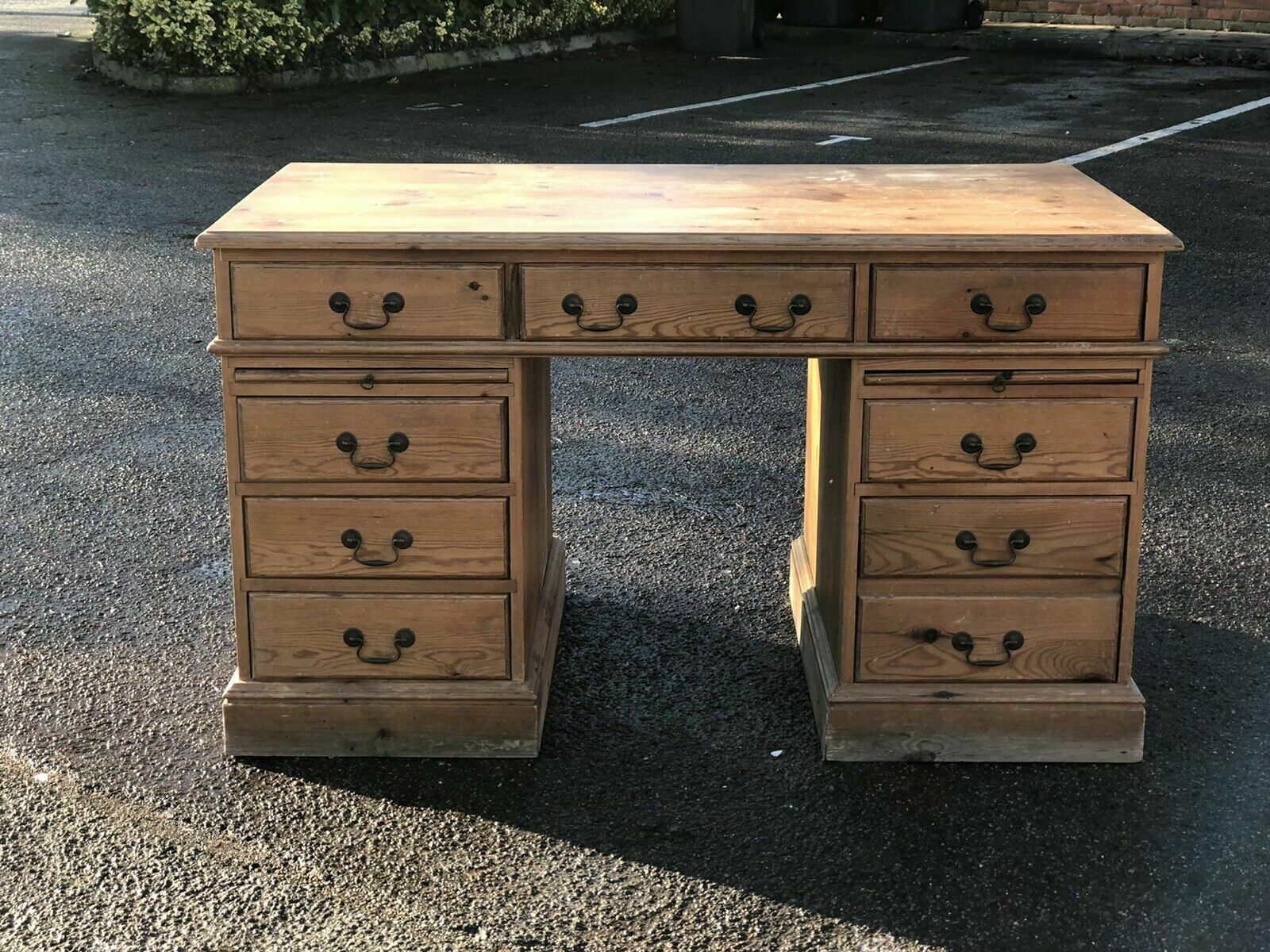 photo furniture Large Pine Pedestal Desk