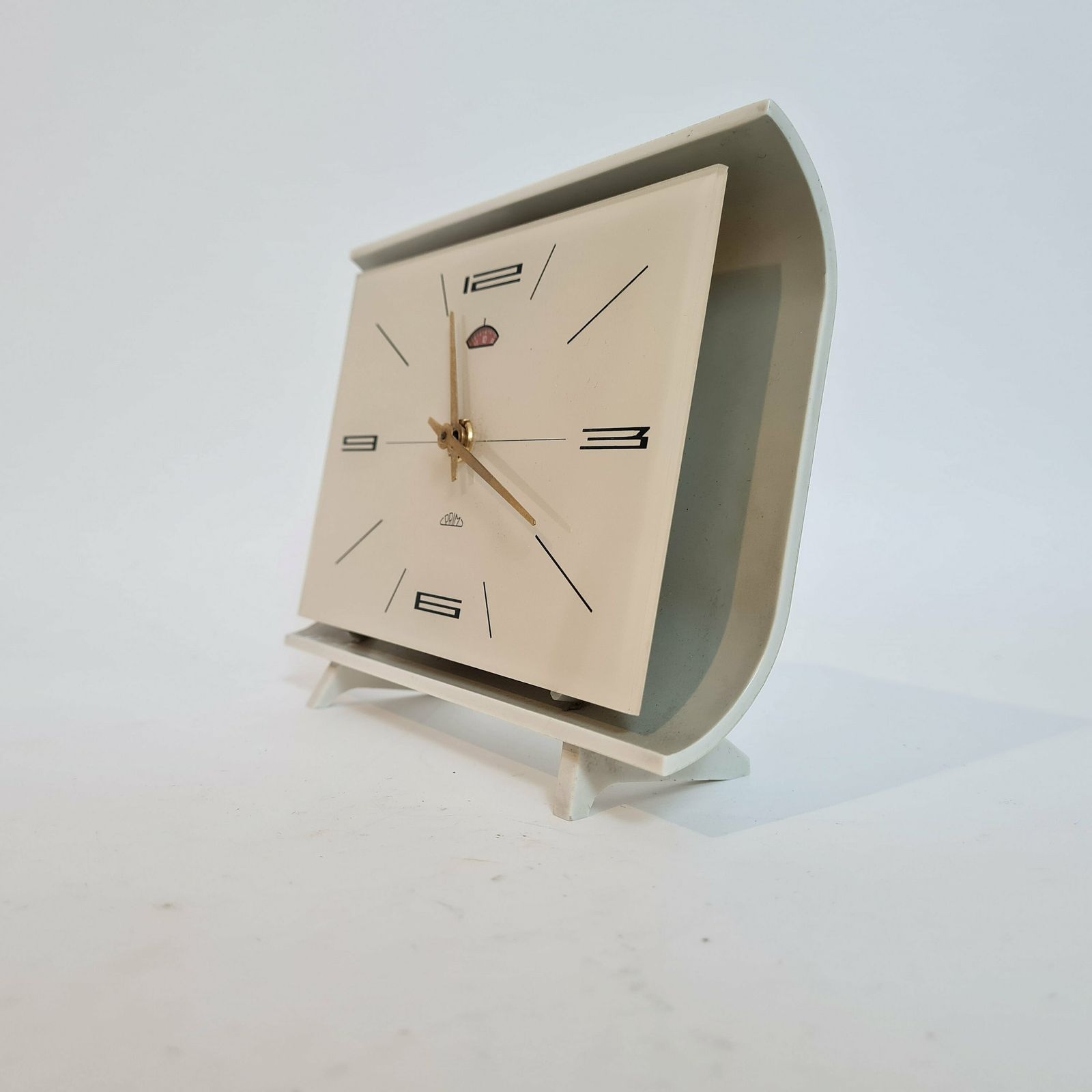 Vintage Zeldzame Mechanische Wekker – Tsjechoslowakije – Tafelklok – Ca. Jaren 1960 photo Woonaccessoires