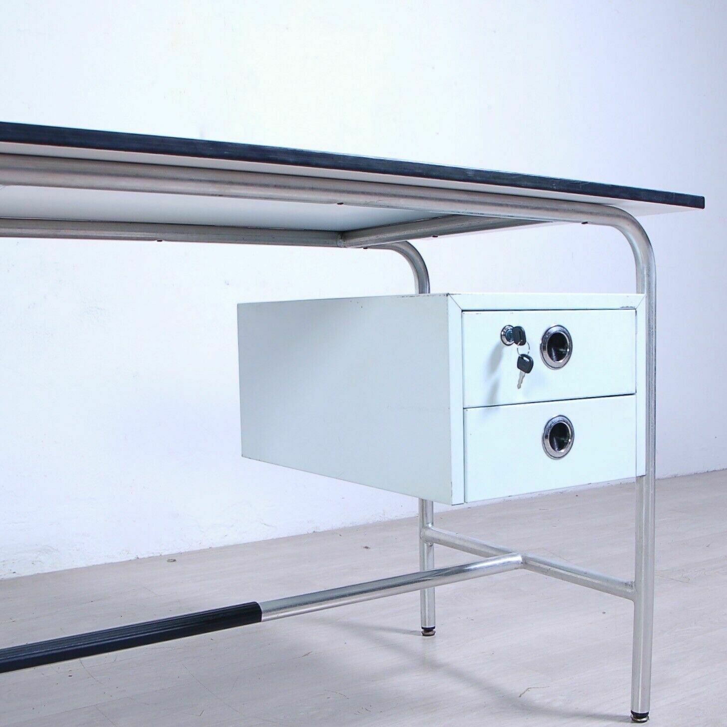 photo vinterior Vintage Medical Clinic Desk. Vintage 1960s Design Aluminum Table