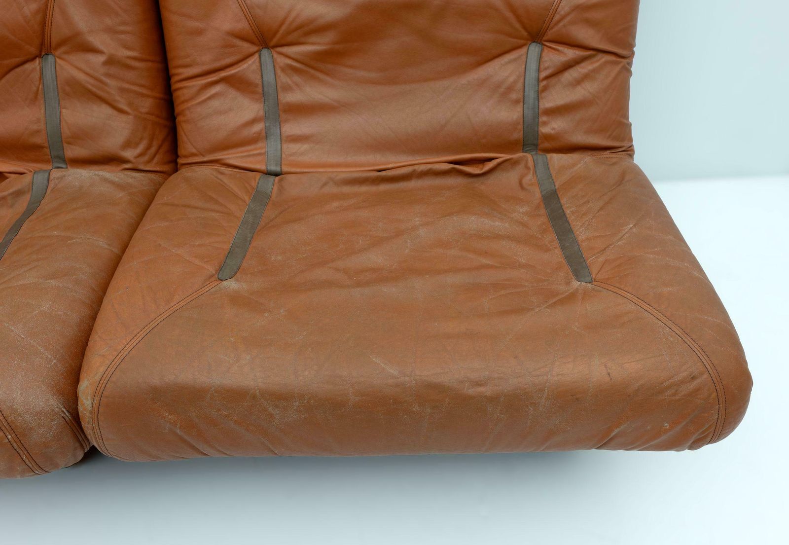 Pair Of Lev & Lev Mid Century Modern Fiberglass Frame Leather Armchairs photo vinterior