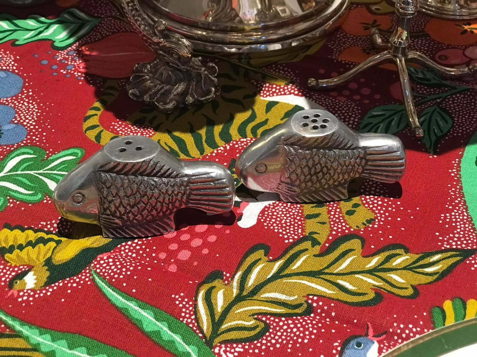Zout  En Pepervaatjes Vis – Vintage Metaal – Mid Century – Tafelornament – Dierenfiguur – Cadeau photo for sale