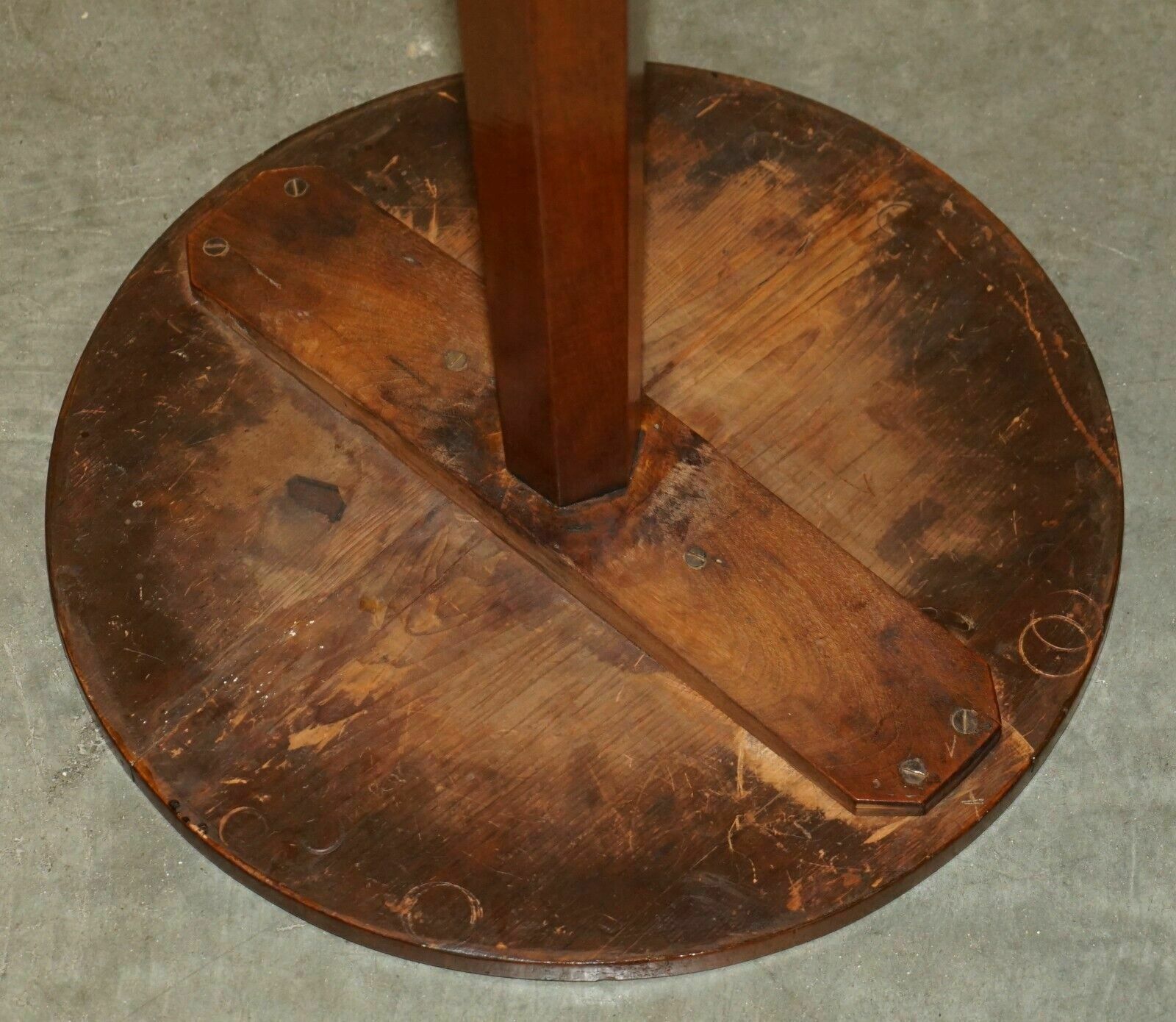1750.0 Antique Restored William IV 1830 Walnut Occasional Side End Wine Lamp Table photo