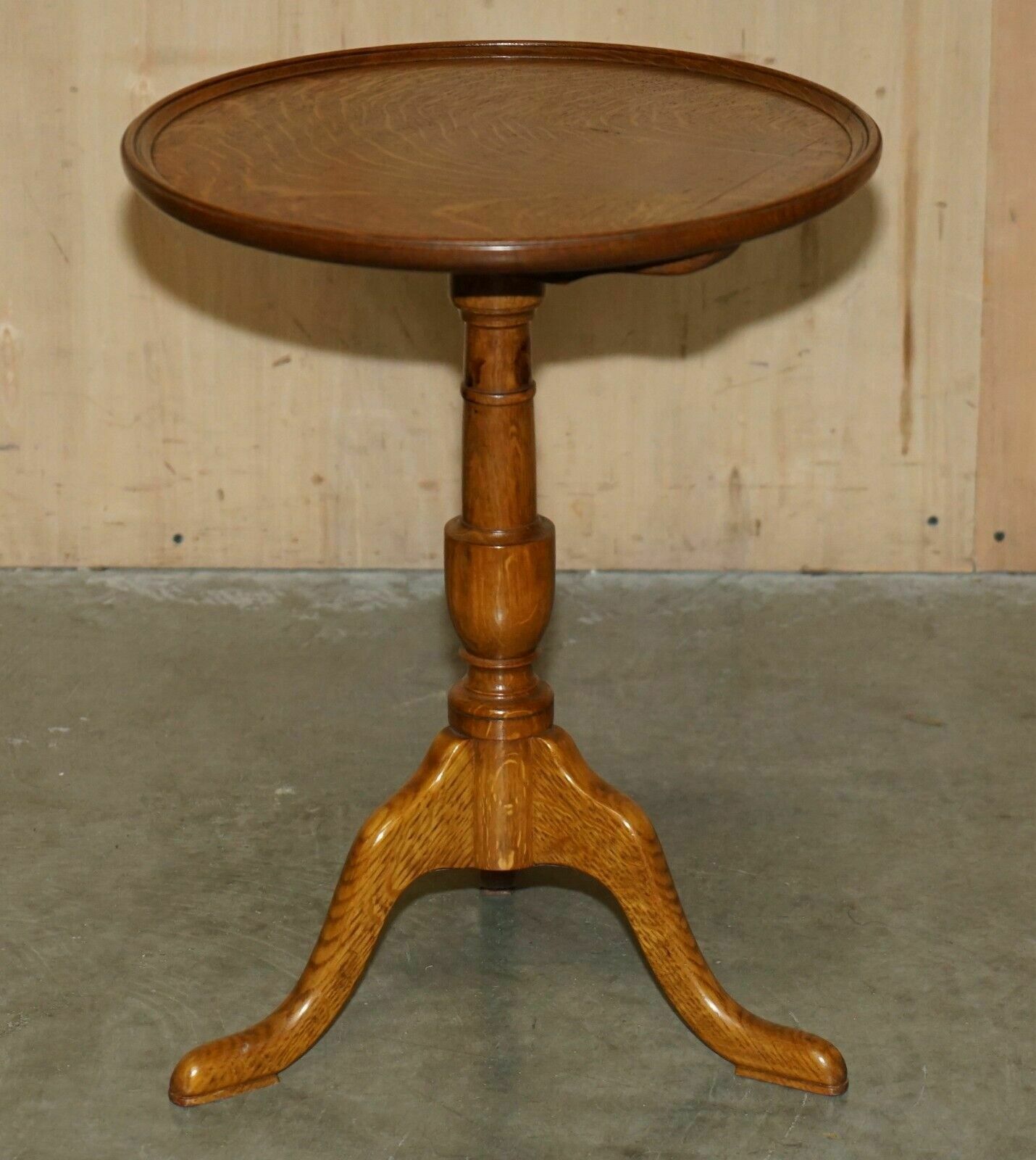 Exquisite Cira 1840 Antique Tiger Oak Cut Side End Lamp Tilt Top Tripod Table photo vinterior