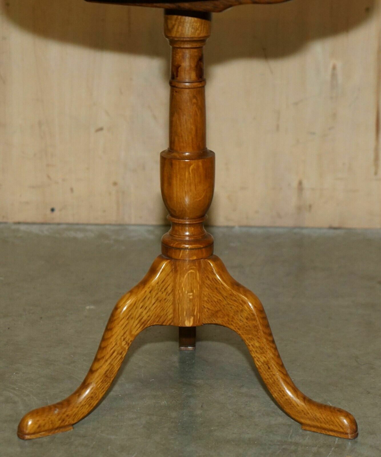 Furniture Exquisite Cira 1840 Antique Tiger Oak Cut Side End Lamp Tilt Top Tripod Table photo