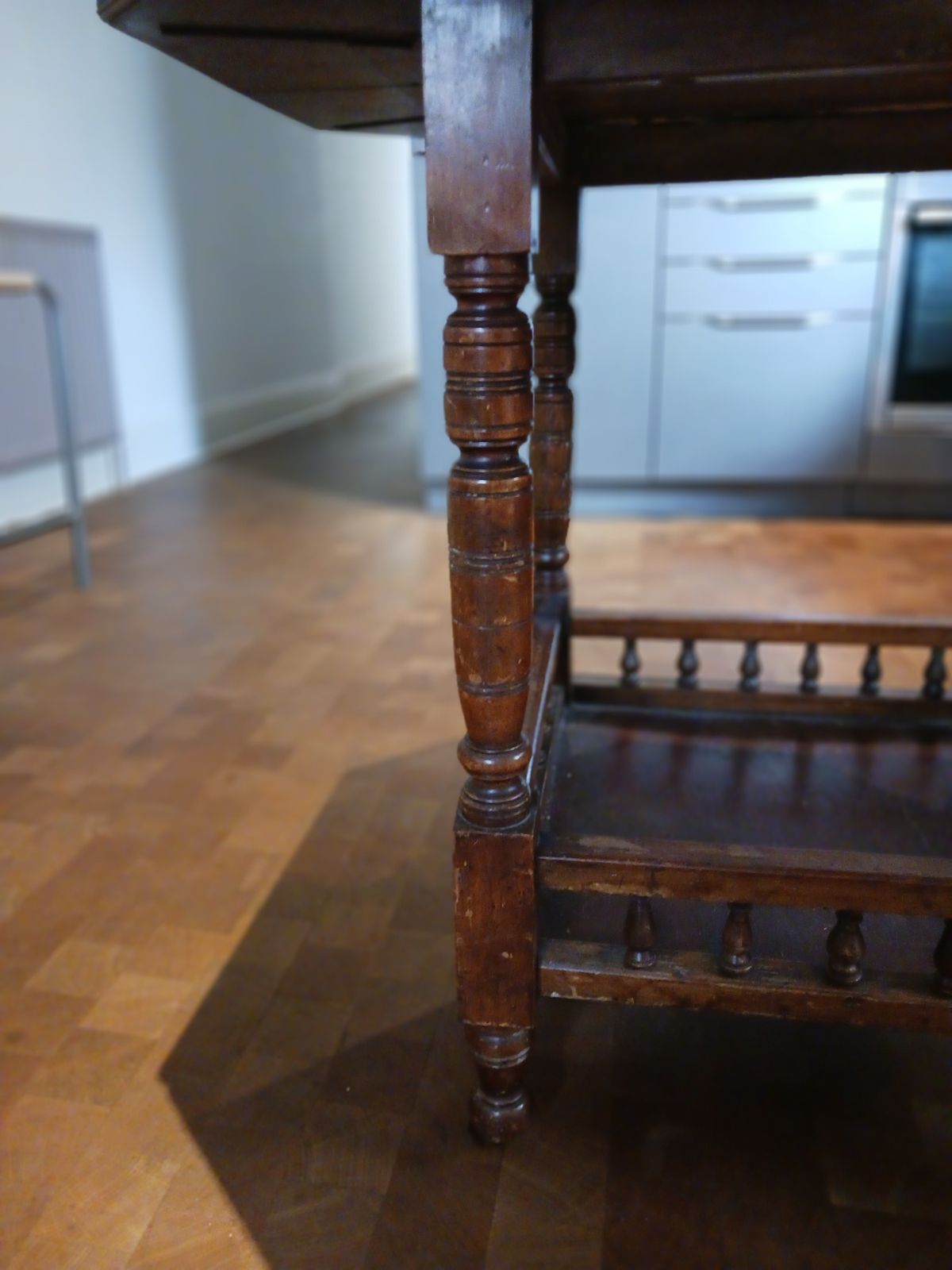 Aesthetic Octagonal Movement Table photo 330.0