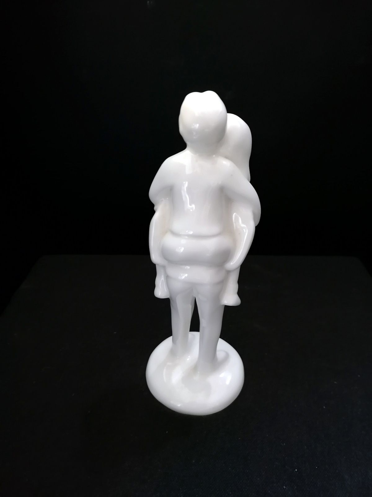 Royal Dalton Playmates Igurine. Hn 4682 . Ref 5062 photo furniture