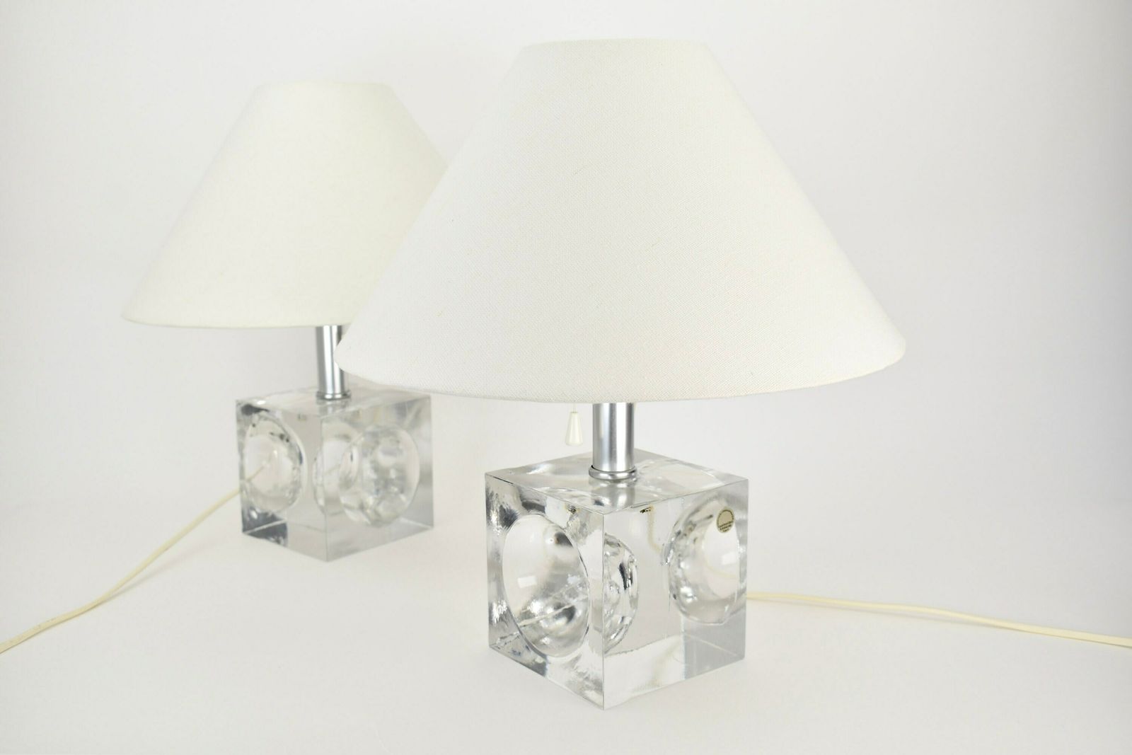 Stunning Set Of Crystal Cubic Modernist Table Lamps | Vintage Postmodern Bedside Accent Lights Mid Century Modern Clear Solid Glass Scandi photo vinterior