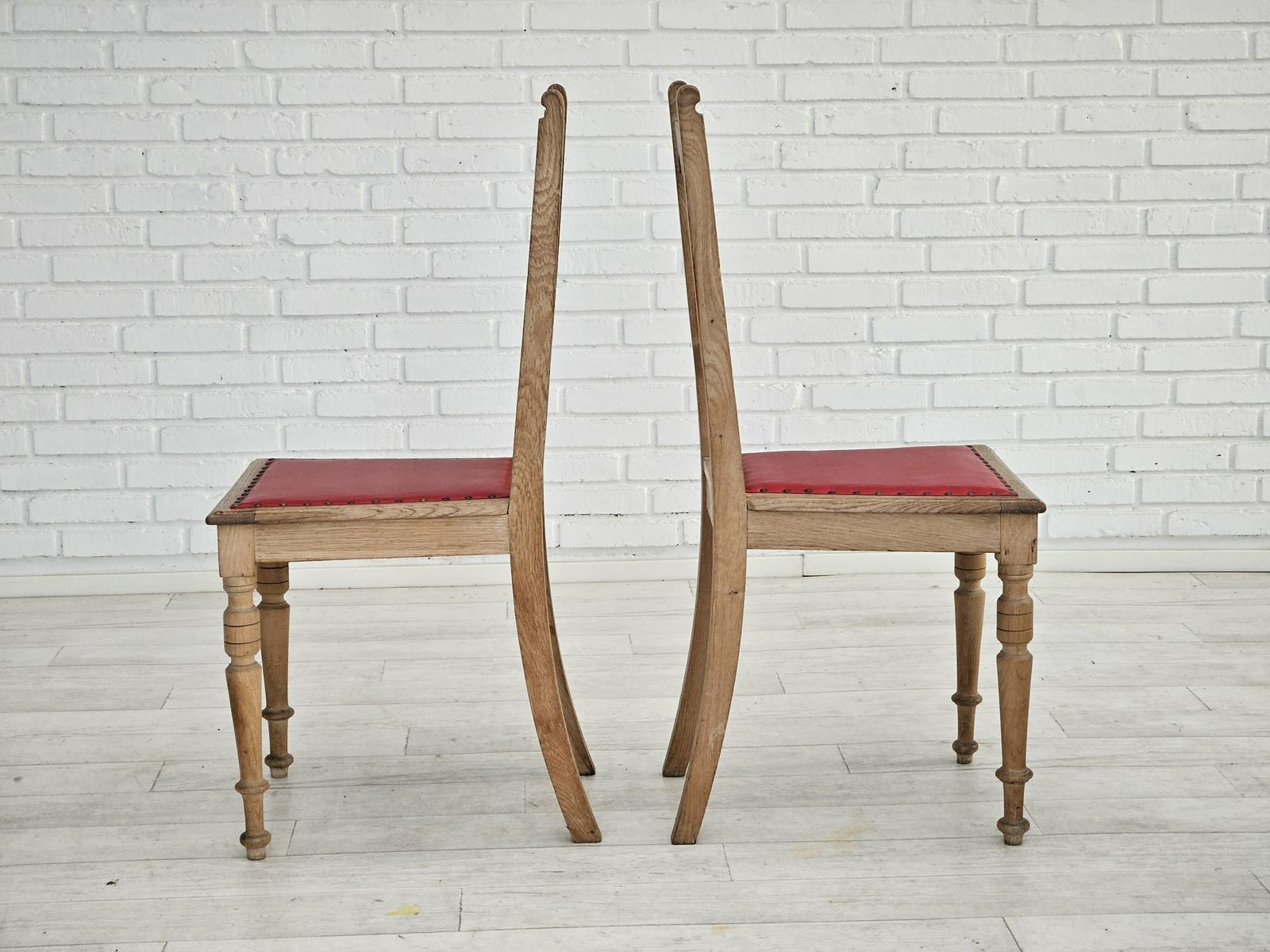 photo vintage Ca. Jaren 1950 – Set Van 2 Deense Eetkamerstoelen, Goede Staat, Eikenhout.