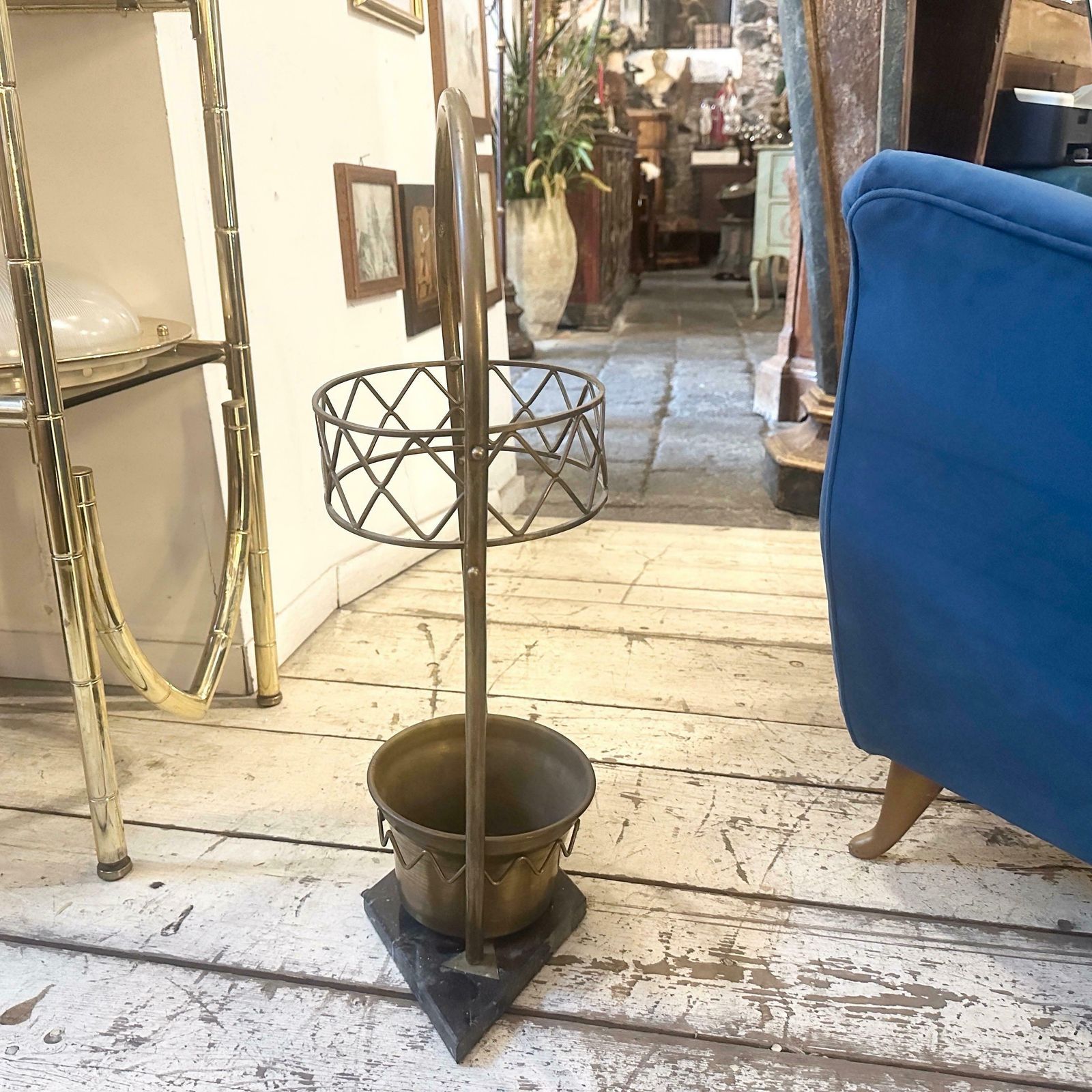 An Elegant 1950s Gio Ponti Style Mid Century Modern Italian Umbrella Stand photo for sale