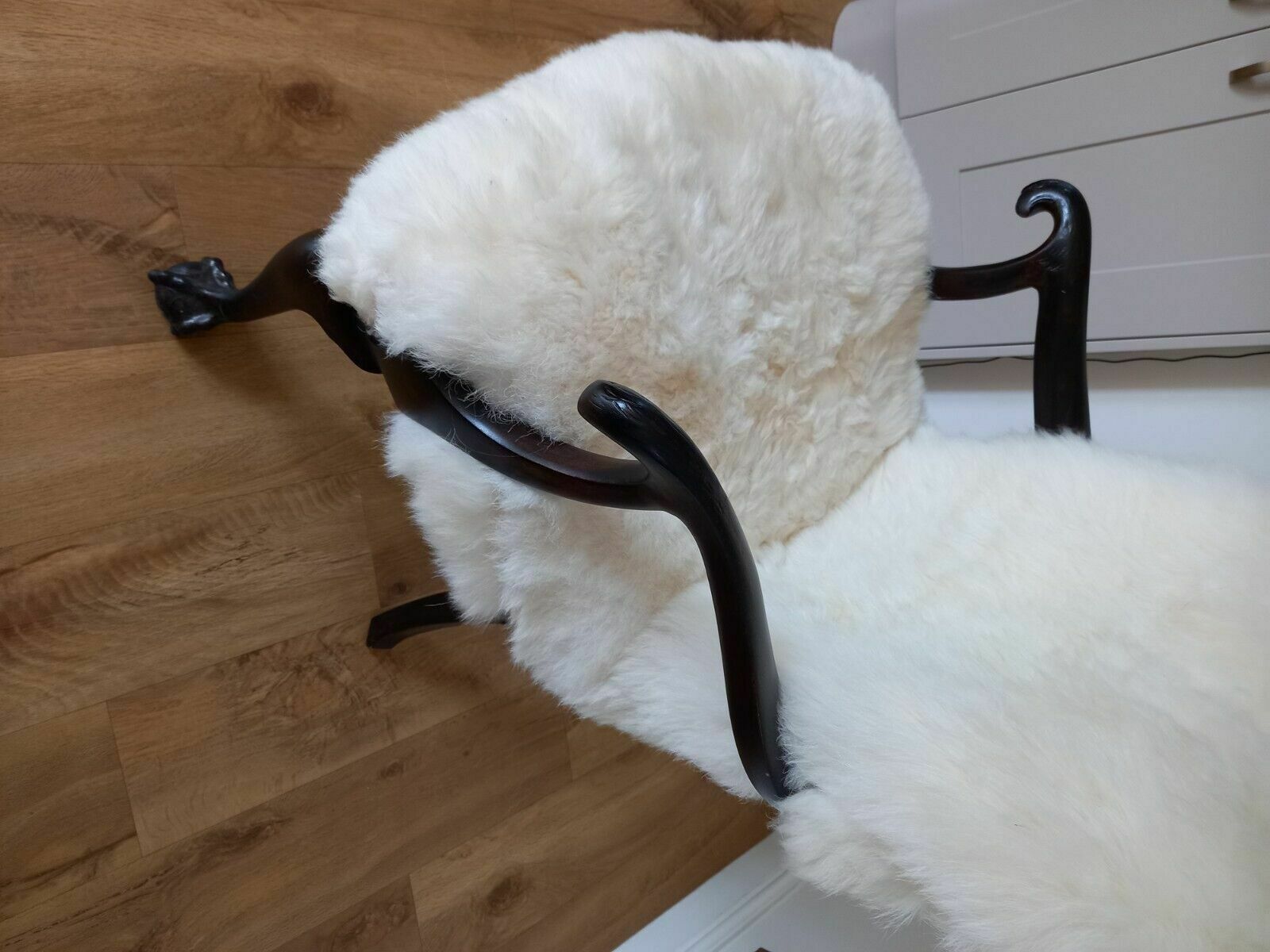 photo vinterior Newly Re Upholstered Sheepskin Chair
