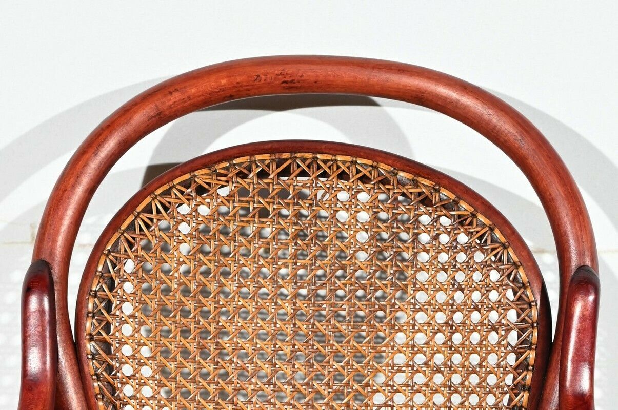 Children's High Chair N°12303 In Beech, Stamped Thonet   Early 20th Century photo vinterior