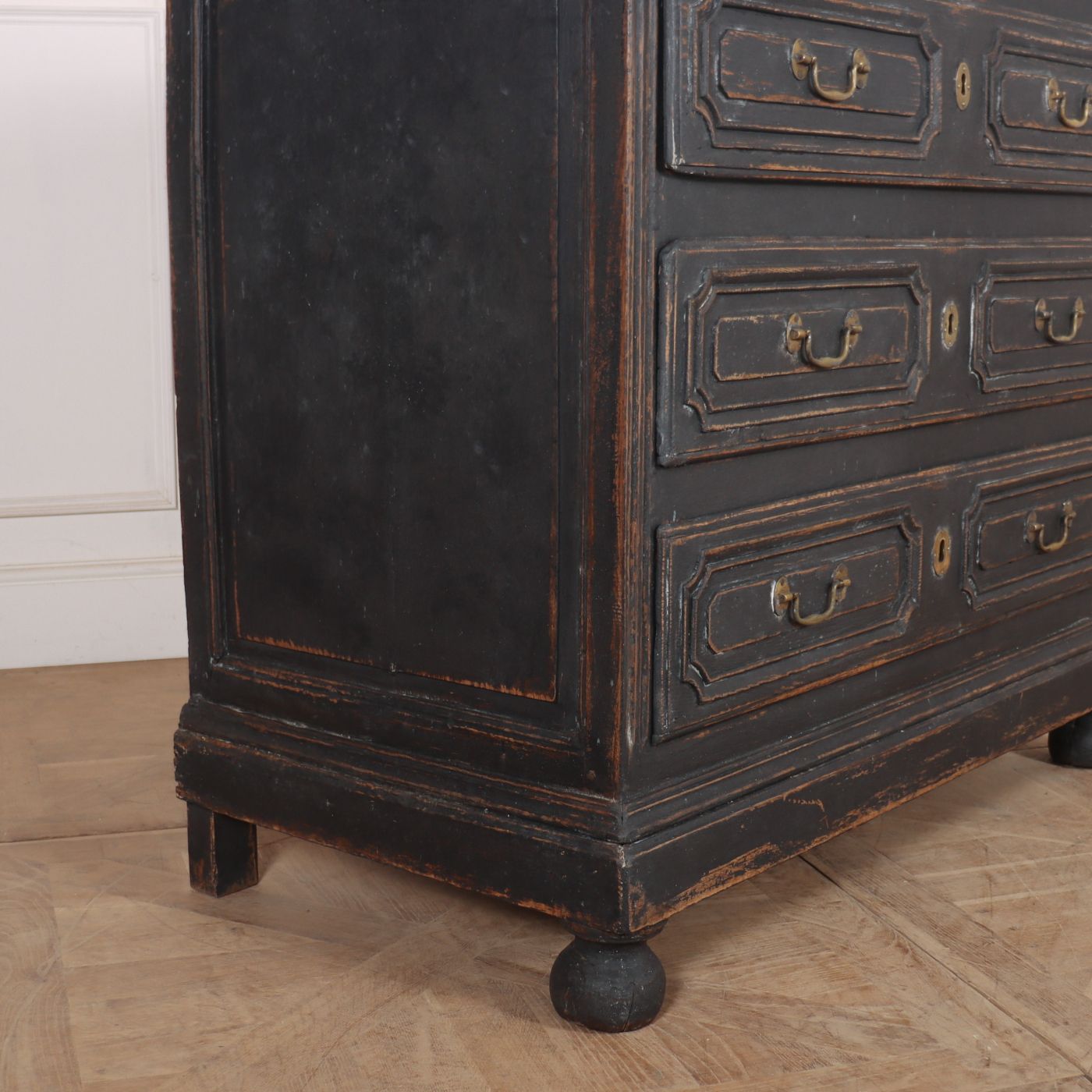 18th Century French Commode, 1700s photo Furniture