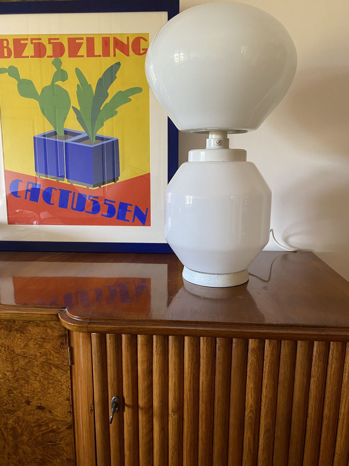 photo furniture Space Age White Glass Table Lamp, Faver Italy 1970s
