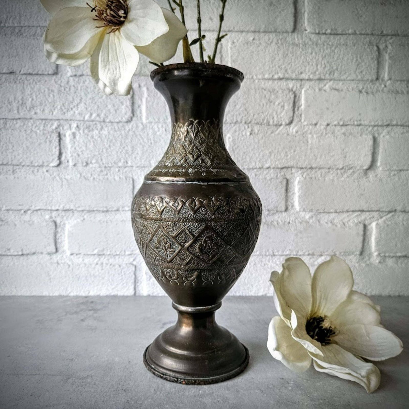 Decorative Oriental Vase Copper Alloy, Metallic Vase For Flowers Or Dried Flowers