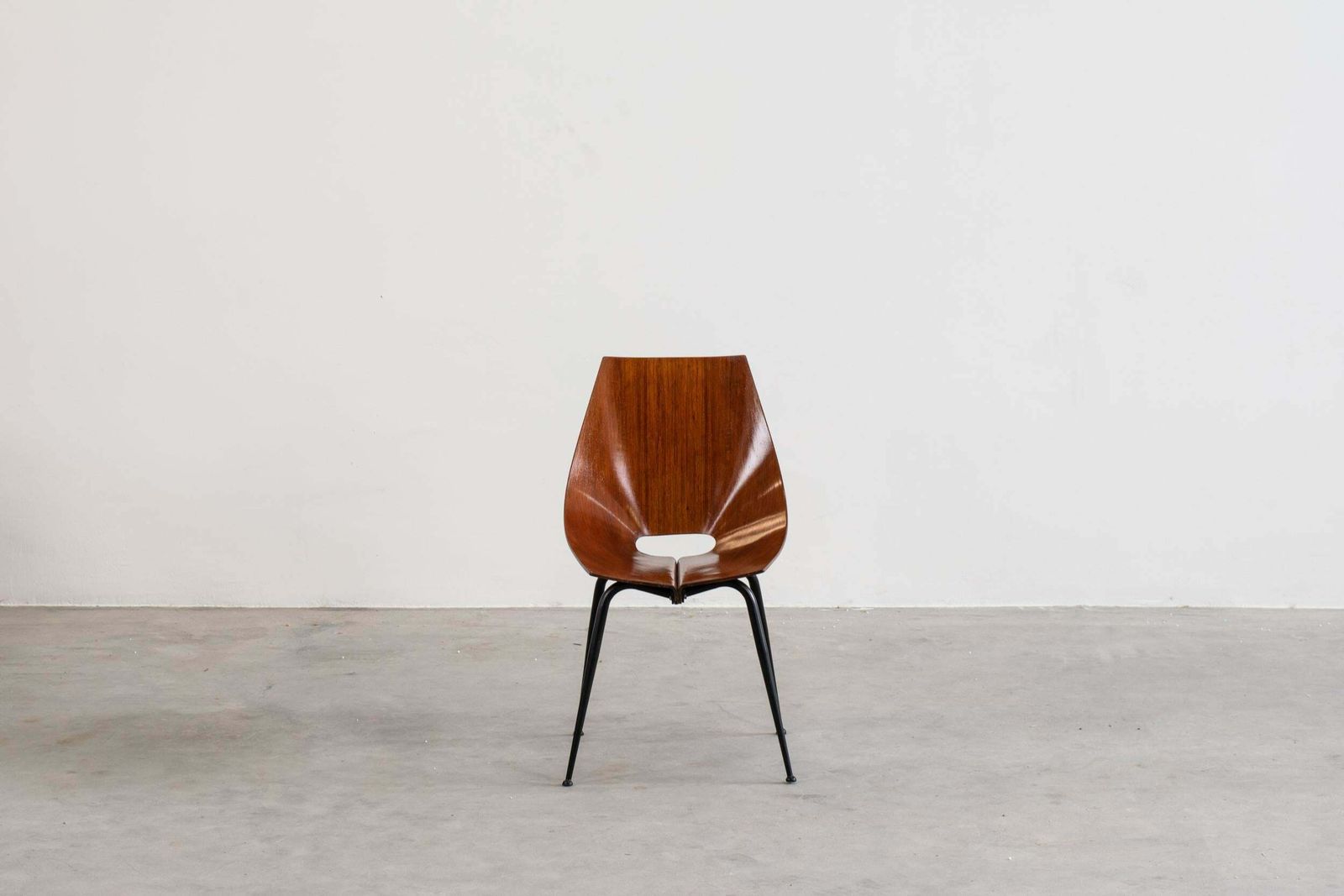 Carlo Ratti Set Of Four Chairs In Plywood By Società Compensati Curvi 1950s photo furniture
